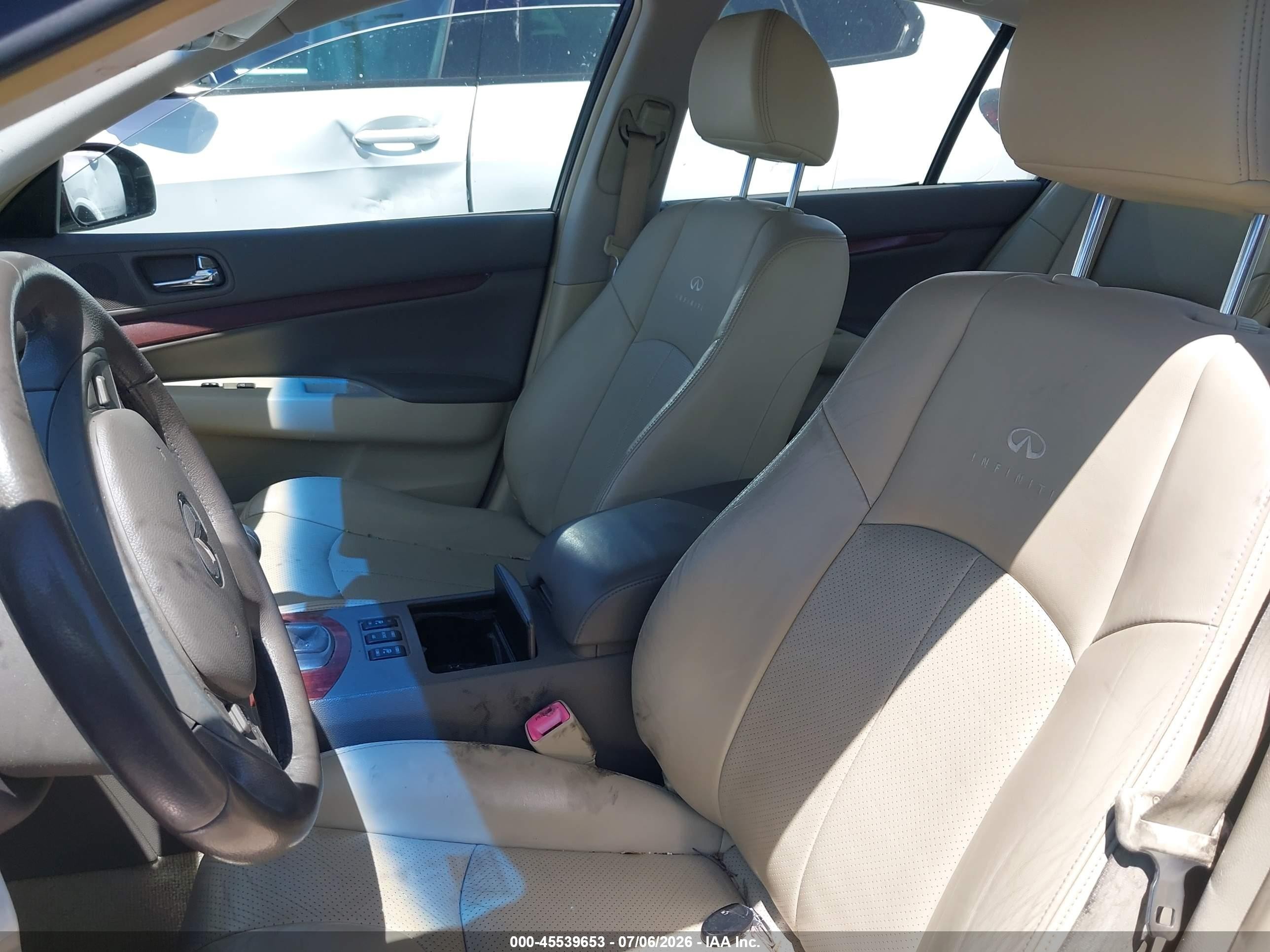 2008 Infiniti G35x   White vin: JNKBV61F18M251791