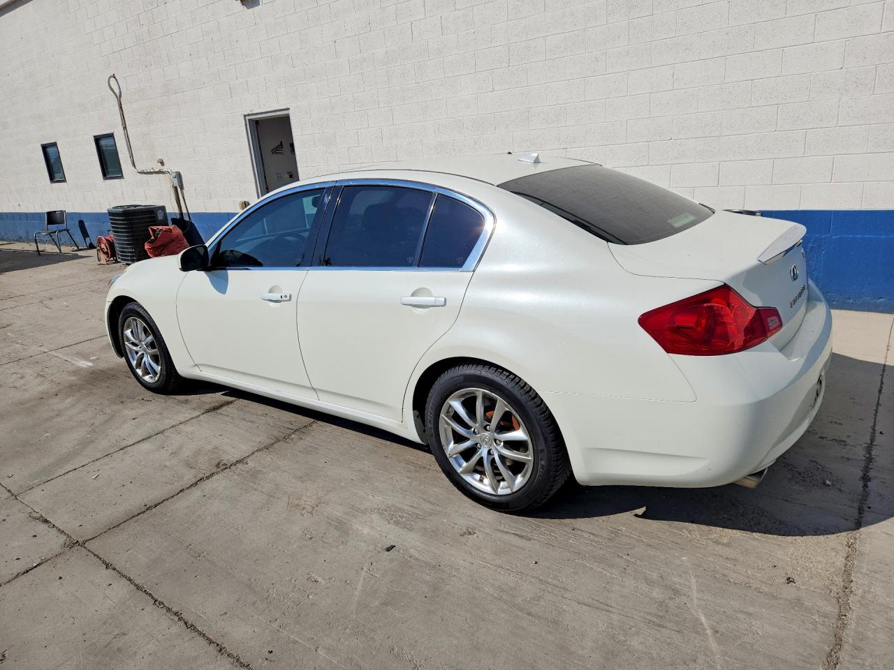 2008 Infiniti G35 X White vin: JNKBV61F18M253881
