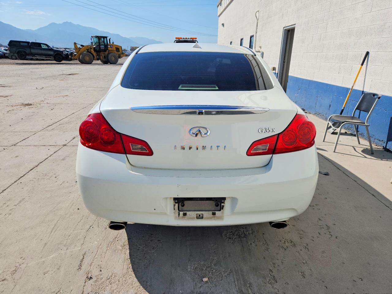 2008 Infiniti G35 X White vin: JNKBV61F18M253881