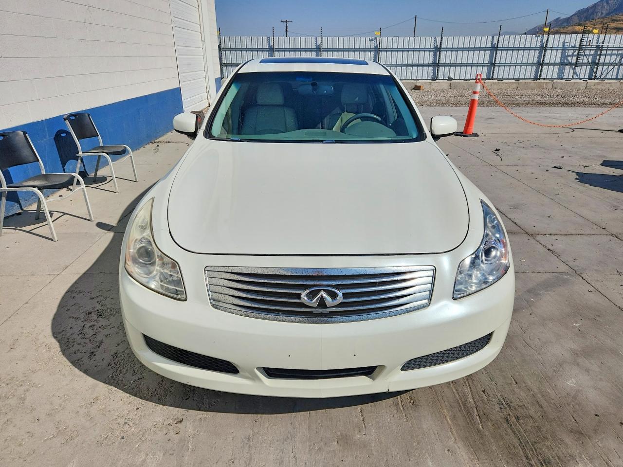 2008 Infiniti G35 X White vin: JNKBV61F18M253881