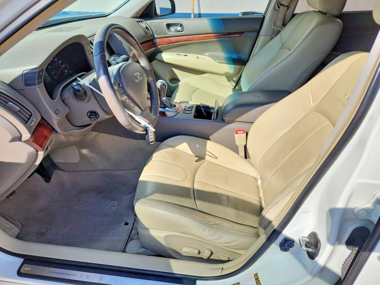 2008 Infiniti G35 X White vin: JNKBV61F18M253881