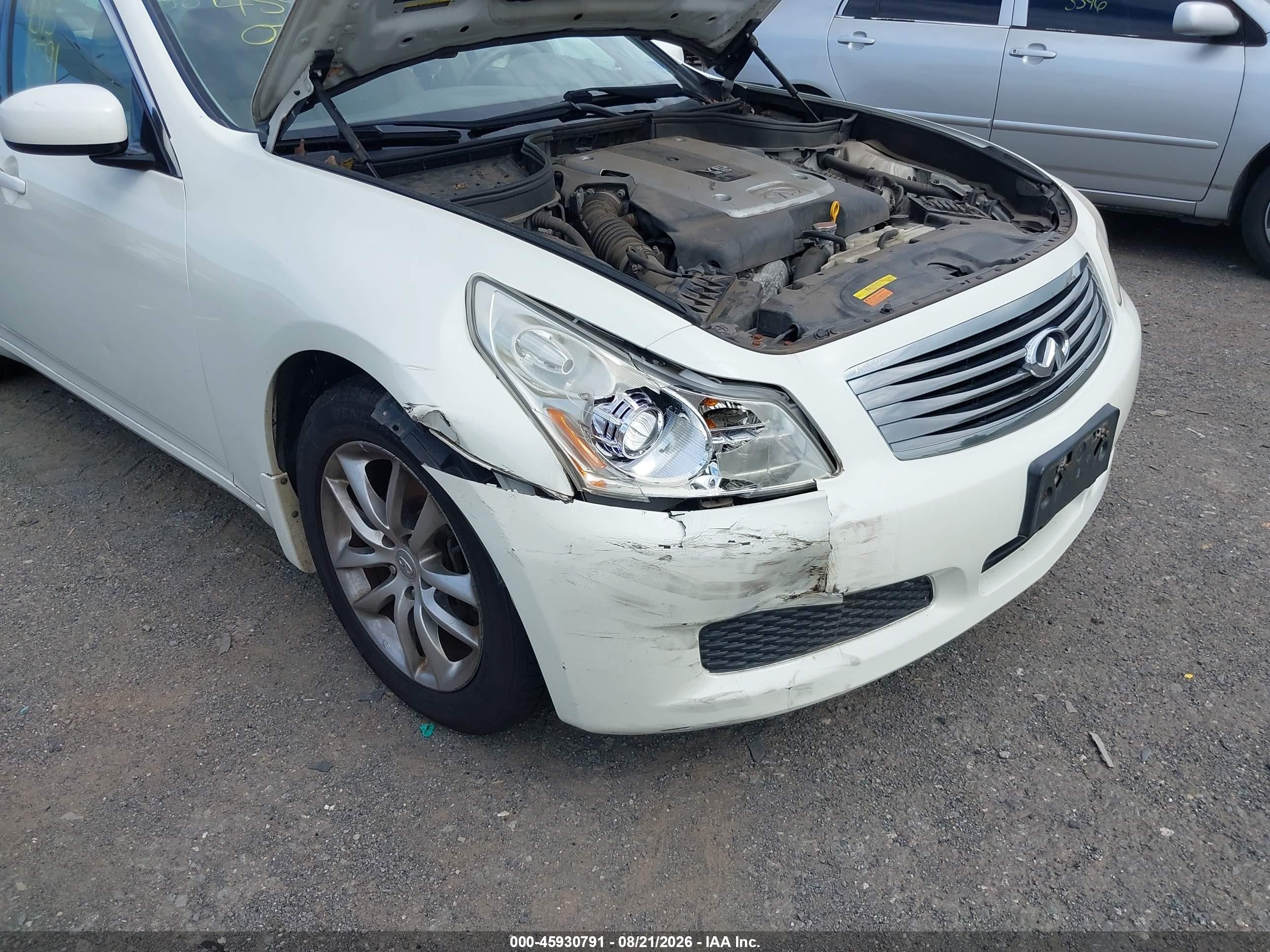 2008 Infiniti G35x   White vin: JNKBV61F18M270504