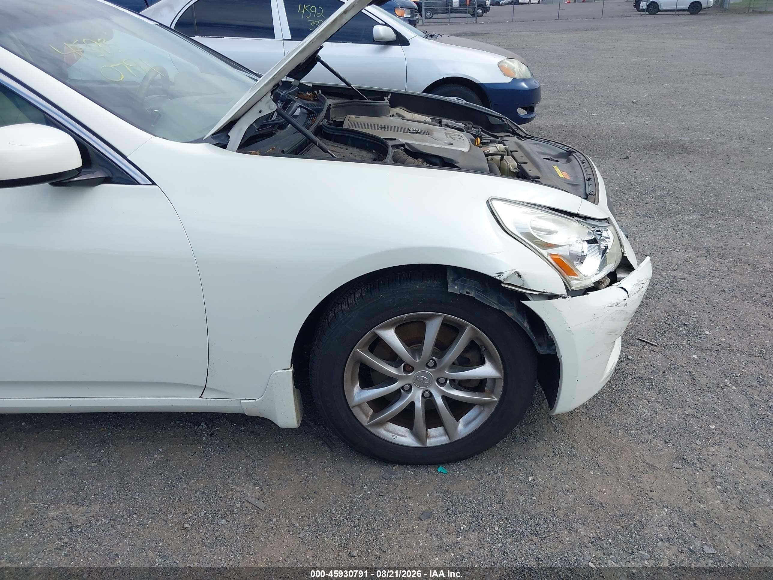 2008 Infiniti G35x   White vin: JNKBV61F18M270504