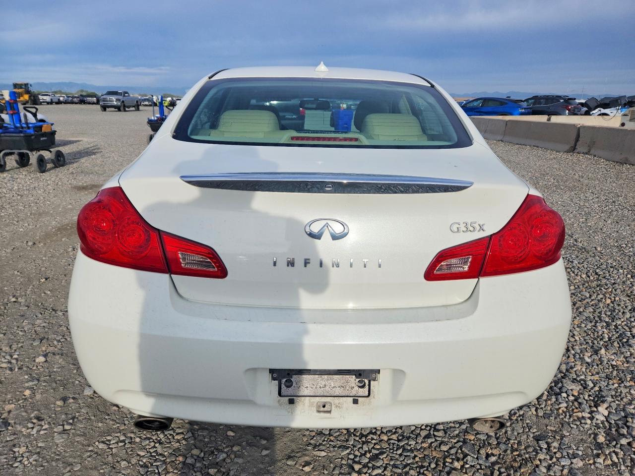 2008 Infiniti G35 X White vin: JNKBV61F18M272477