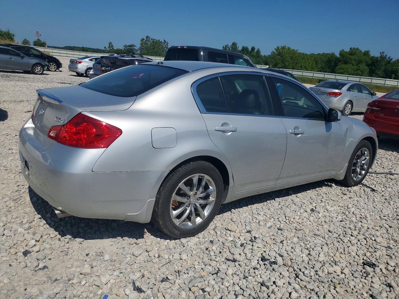 2007 Infiniti G35 X Silver vin: JNKBV61F27M814099