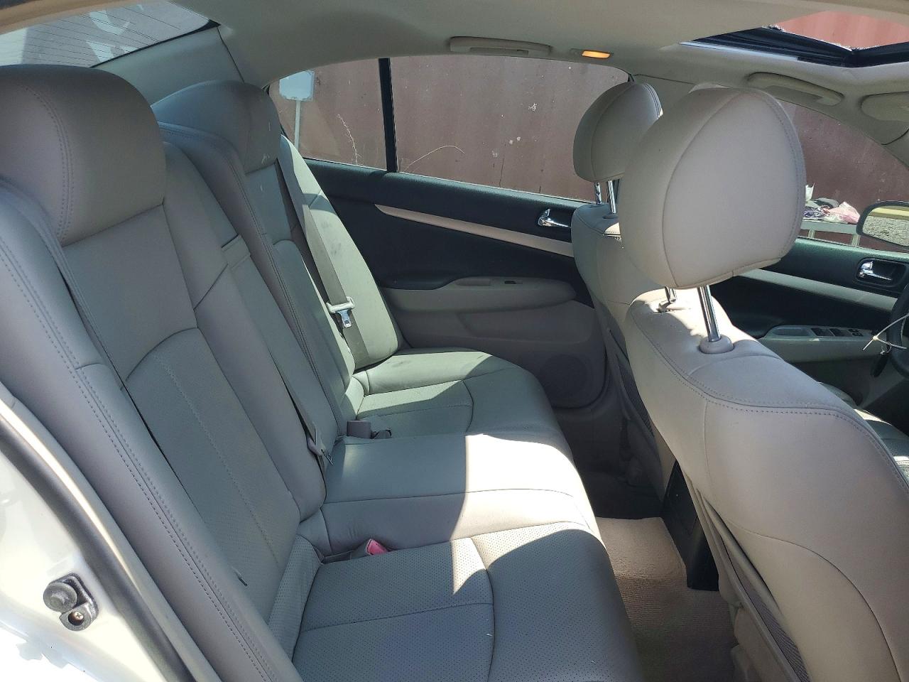2008 Infiniti G35 X White vin: JNKBV61F28M255509