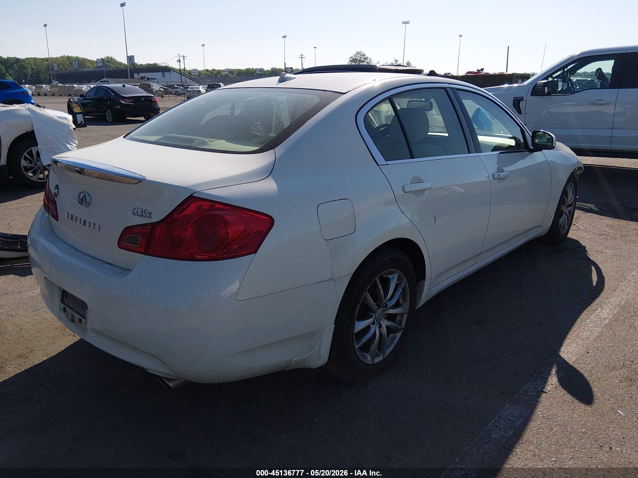 2008 Infiniti G35x   White vin: JNKBV61F28M256806