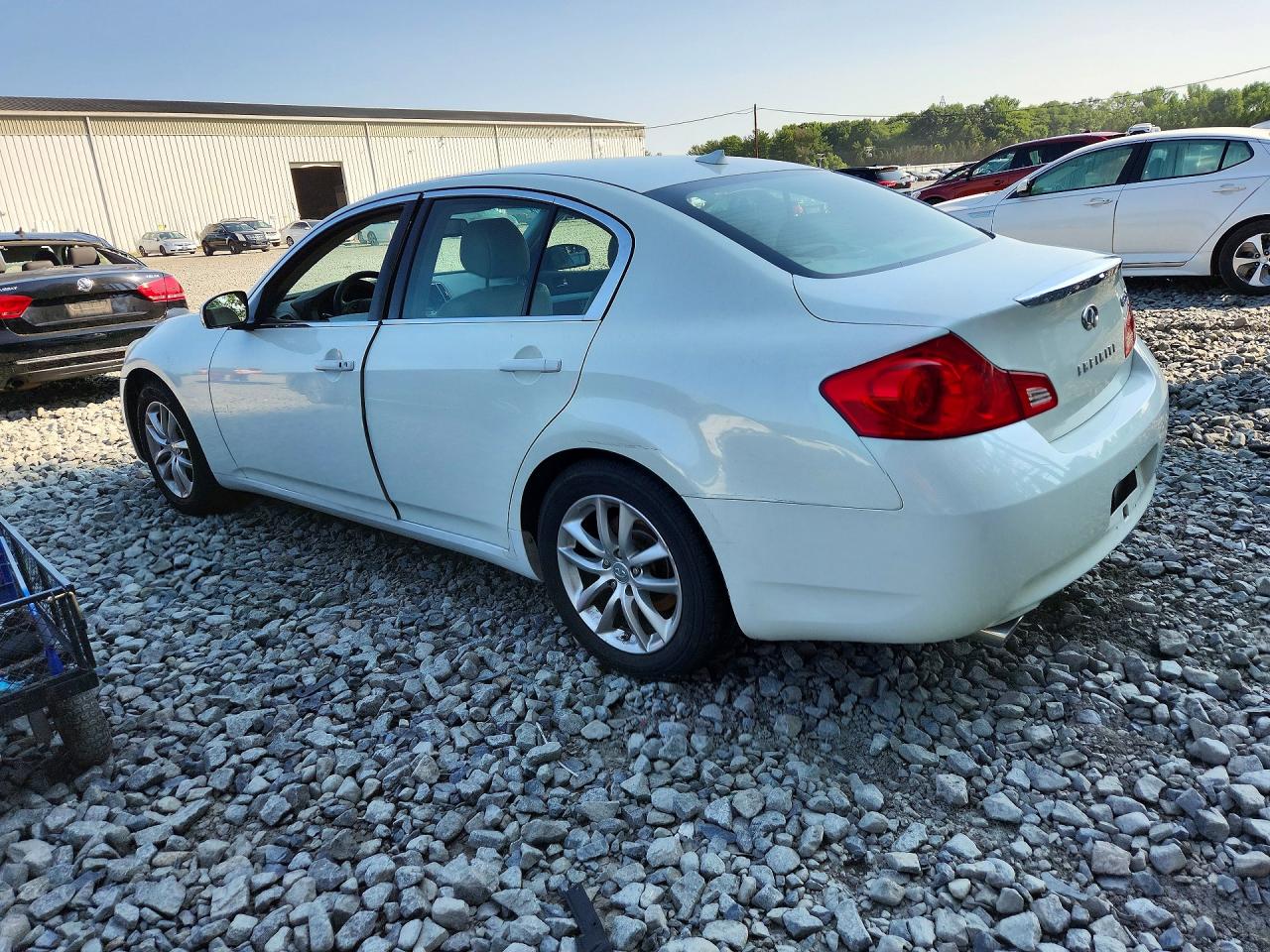 2008 Infiniti G35 X White vin: JNKBV61F38M266969