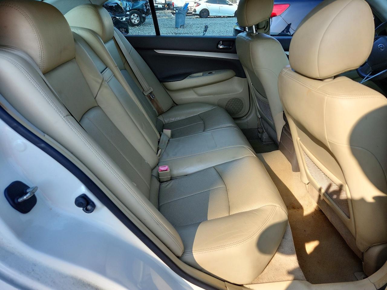 2008 Infiniti G35 X White vin: JNKBV61F38M266969