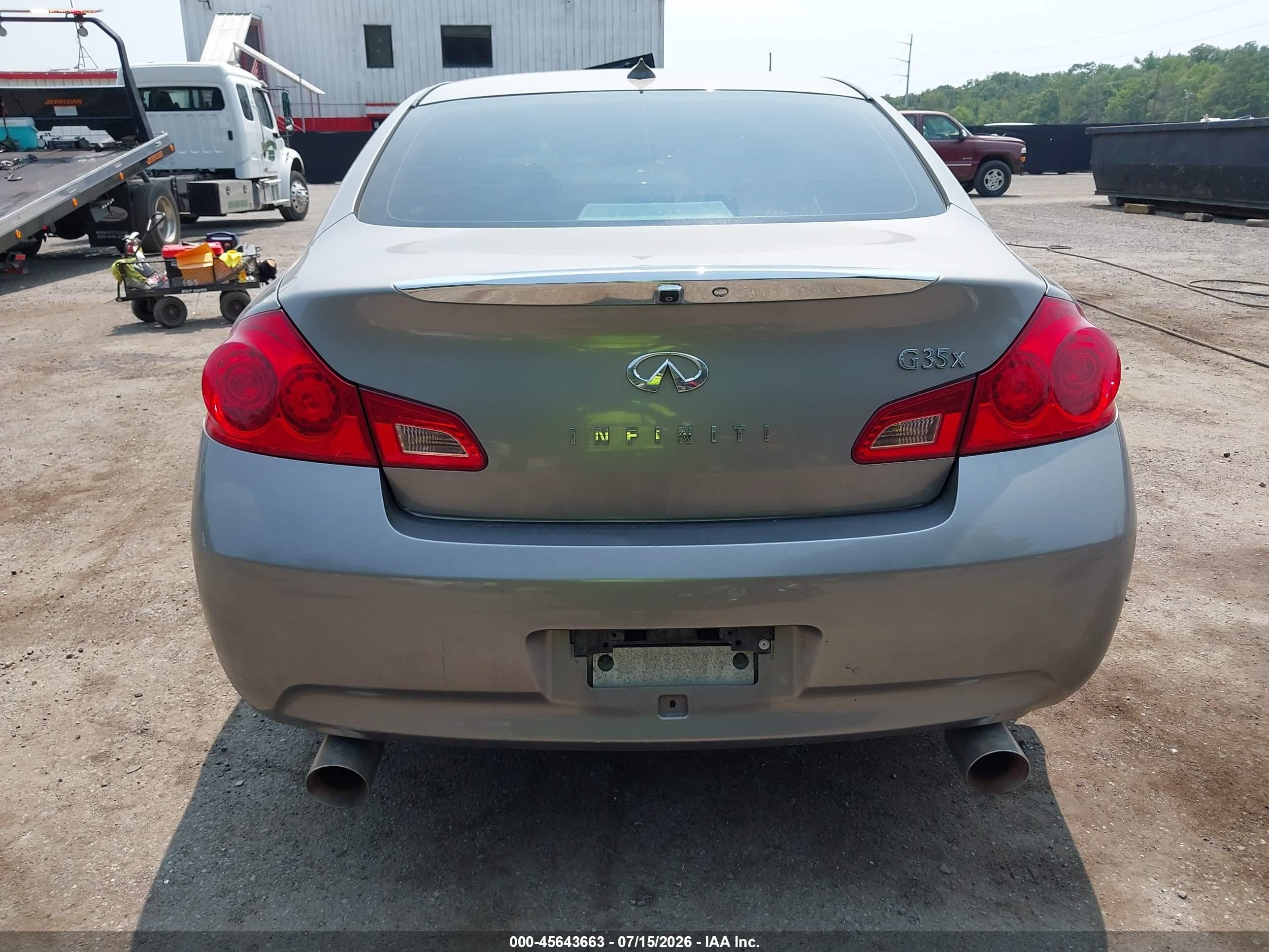 2008 Infiniti G35x   Silver vin: JNKBV61F38M271685