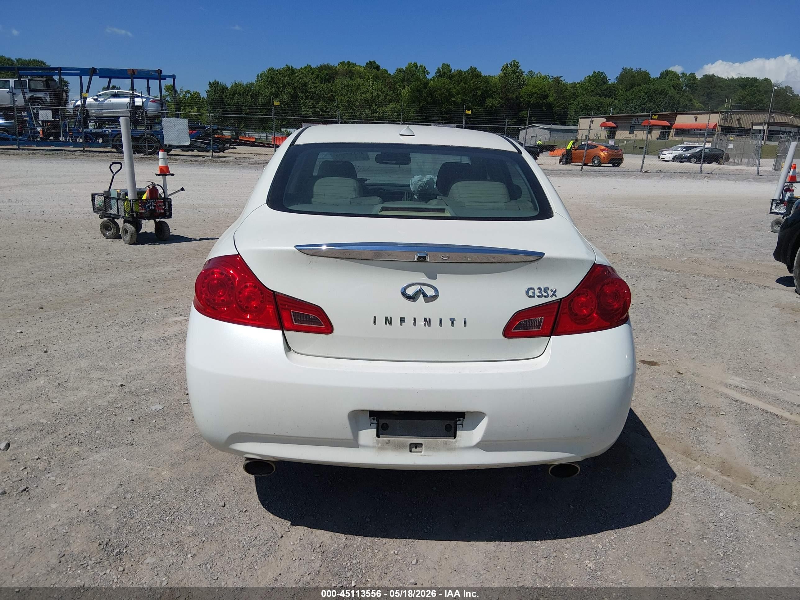 2008 Infiniti G35x   White vin: JNKBV61F38M272318
