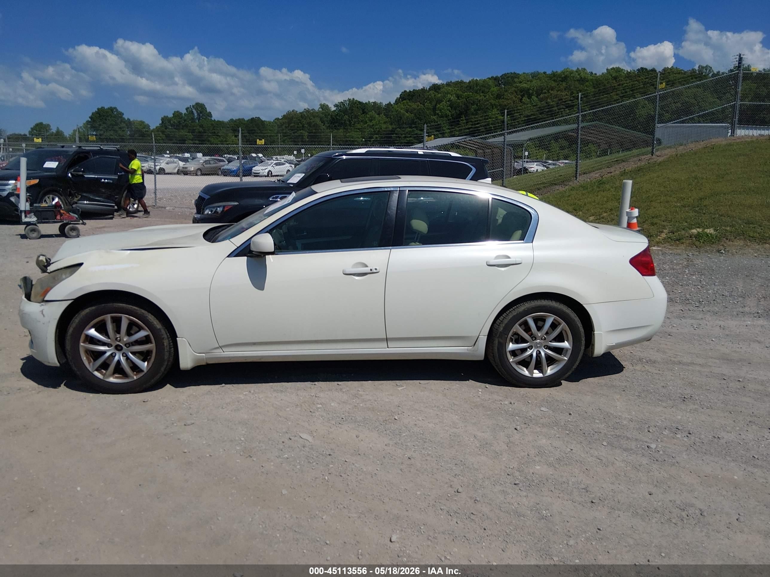 2008 Infiniti G35x   White vin: JNKBV61F38M272318
