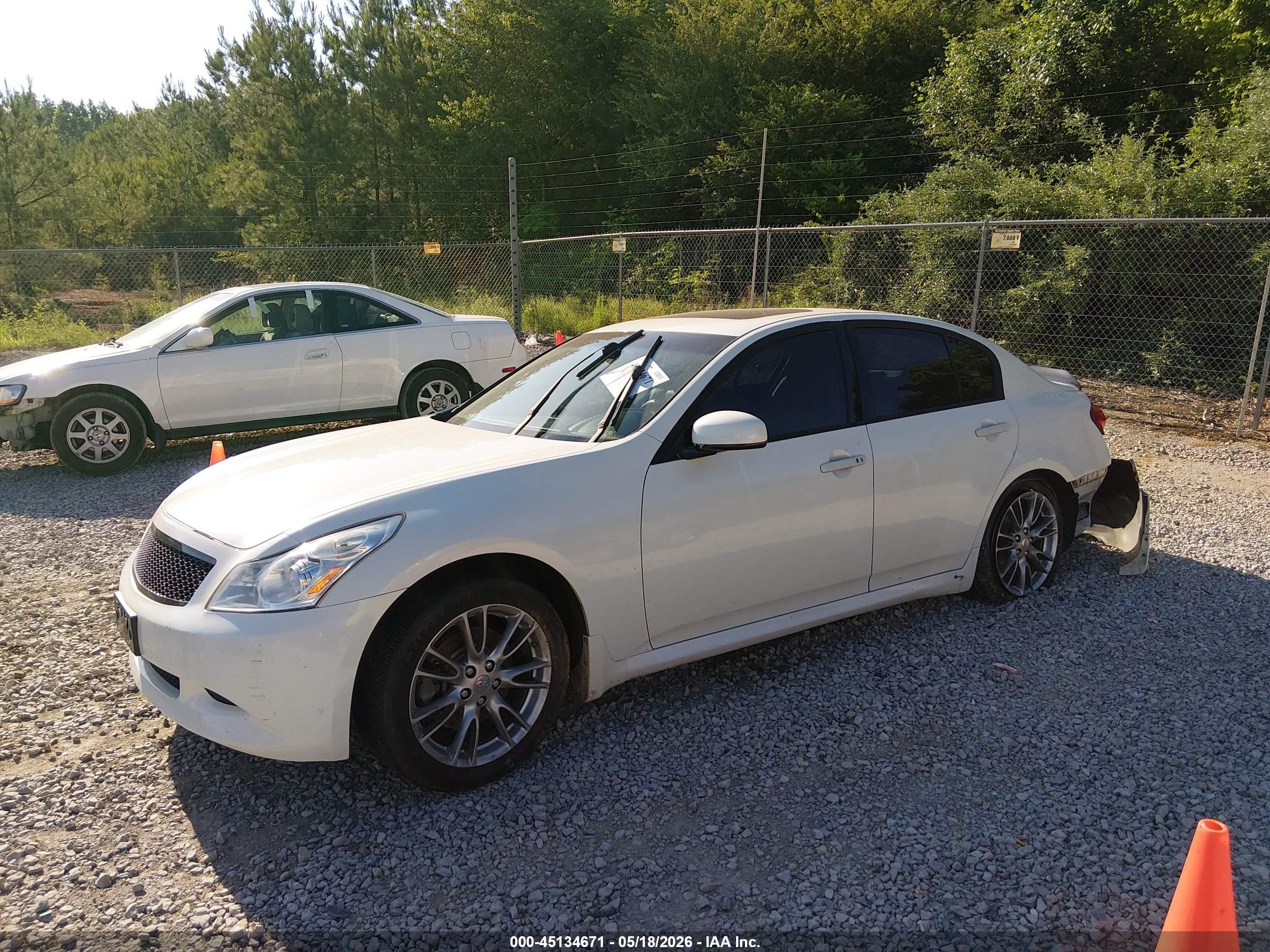 2008 Infiniti G35x   White vin: JNKBV61F38M278944