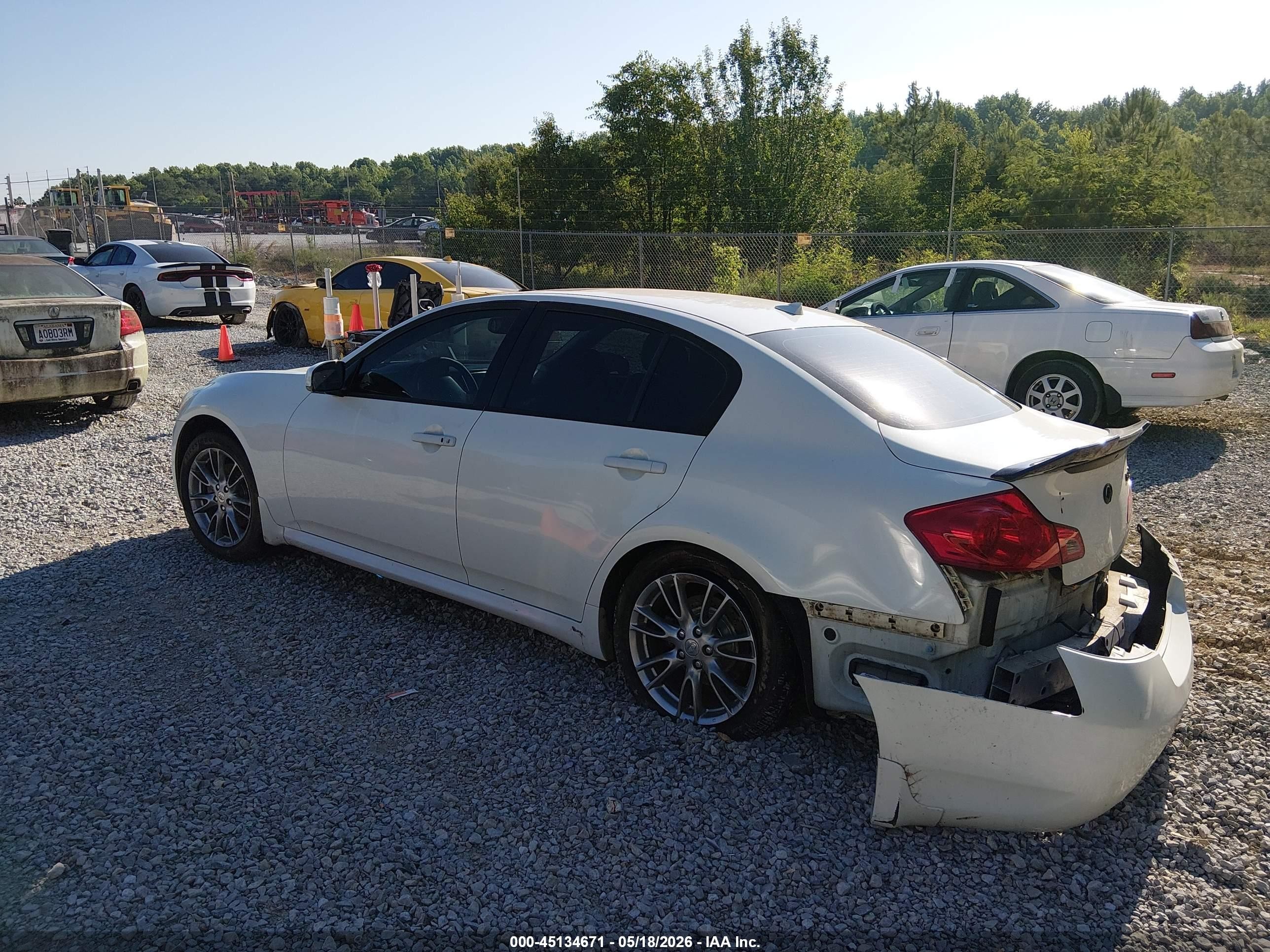2008 Infiniti G35x   White vin: JNKBV61F38M278944