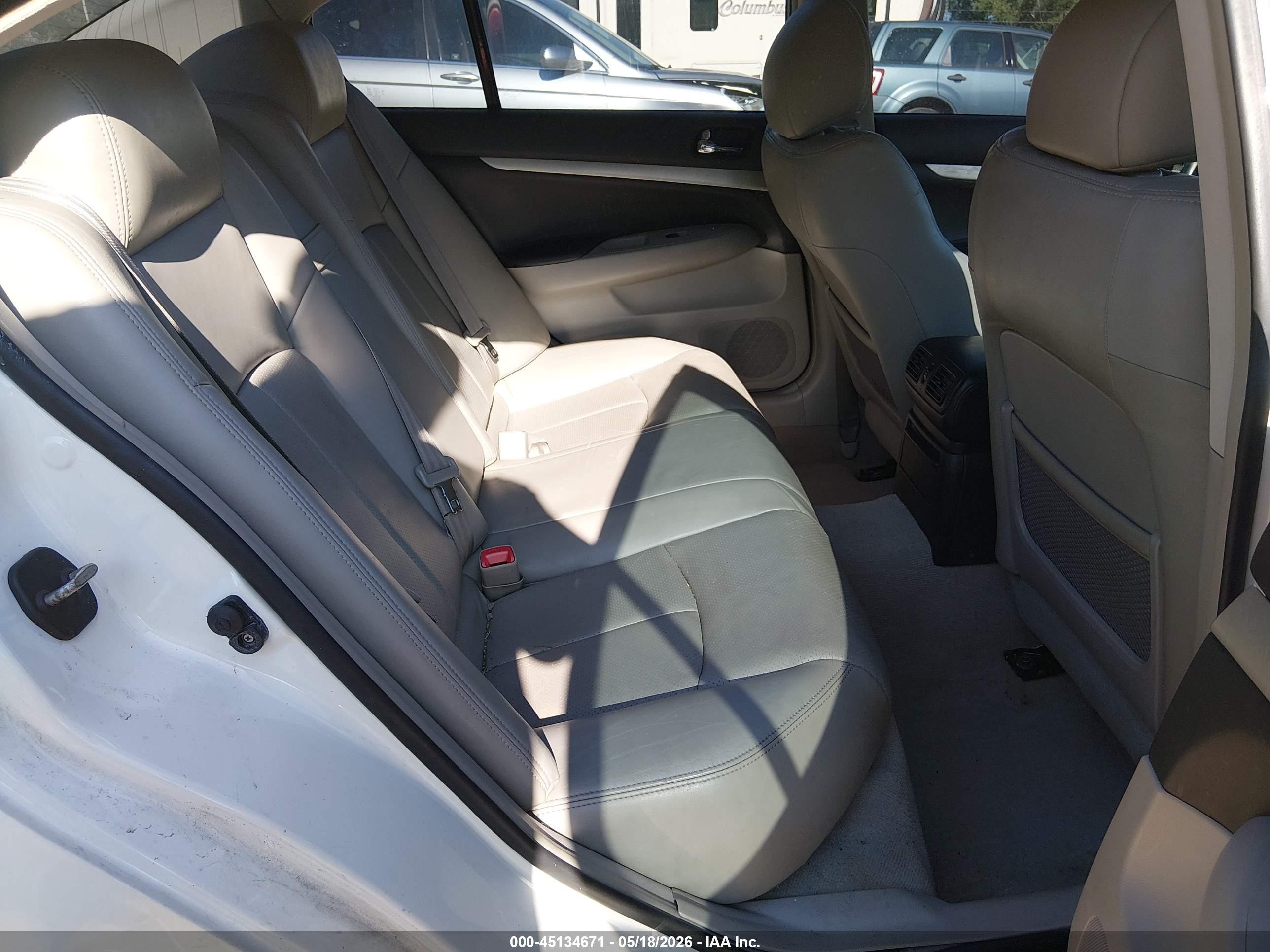 2008 Infiniti G35x   White vin: JNKBV61F38M278944