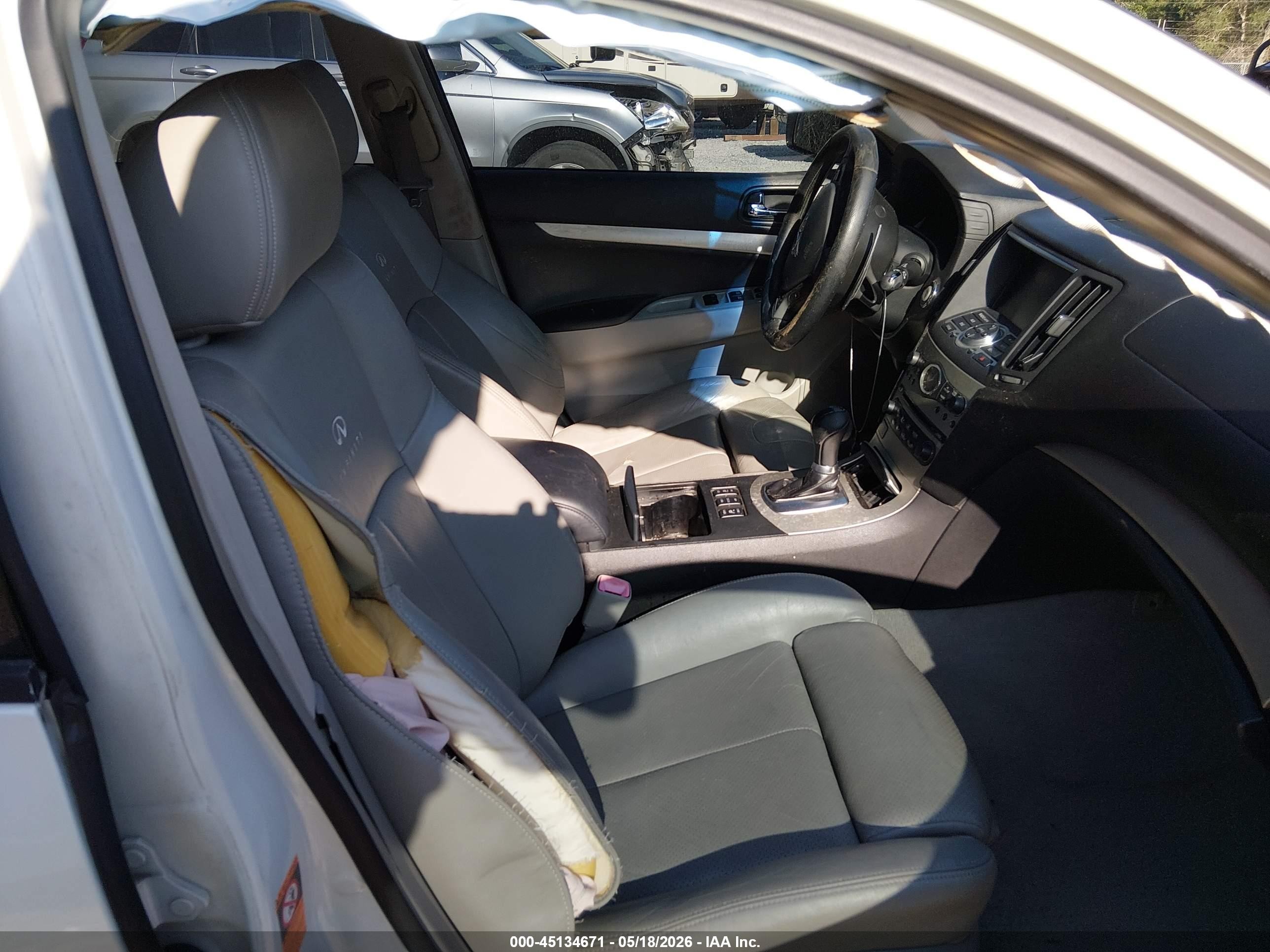 2008 Infiniti G35x   White vin: JNKBV61F38M278944