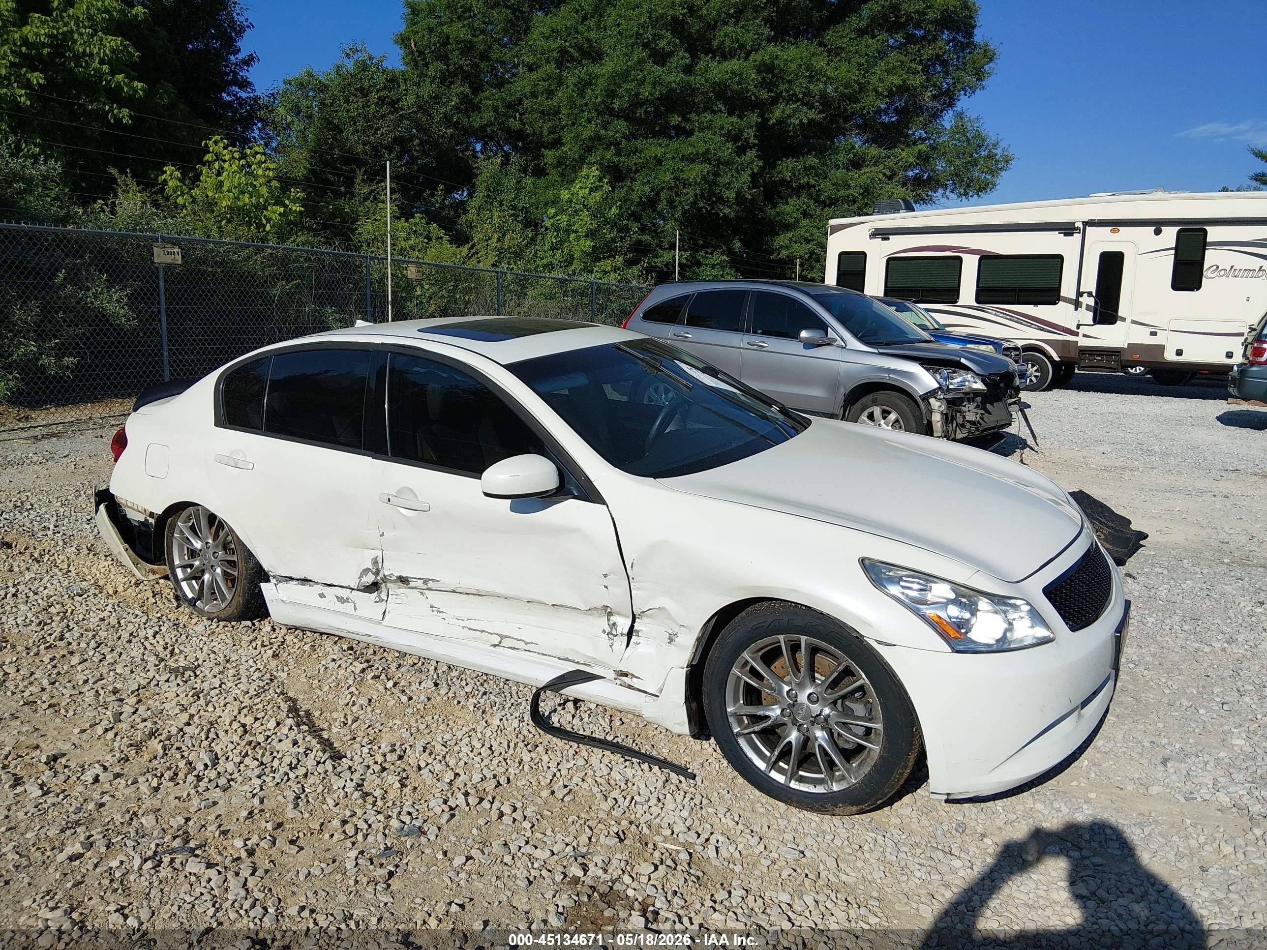 2008 Infiniti G35x   White vin: JNKBV61F38M278944