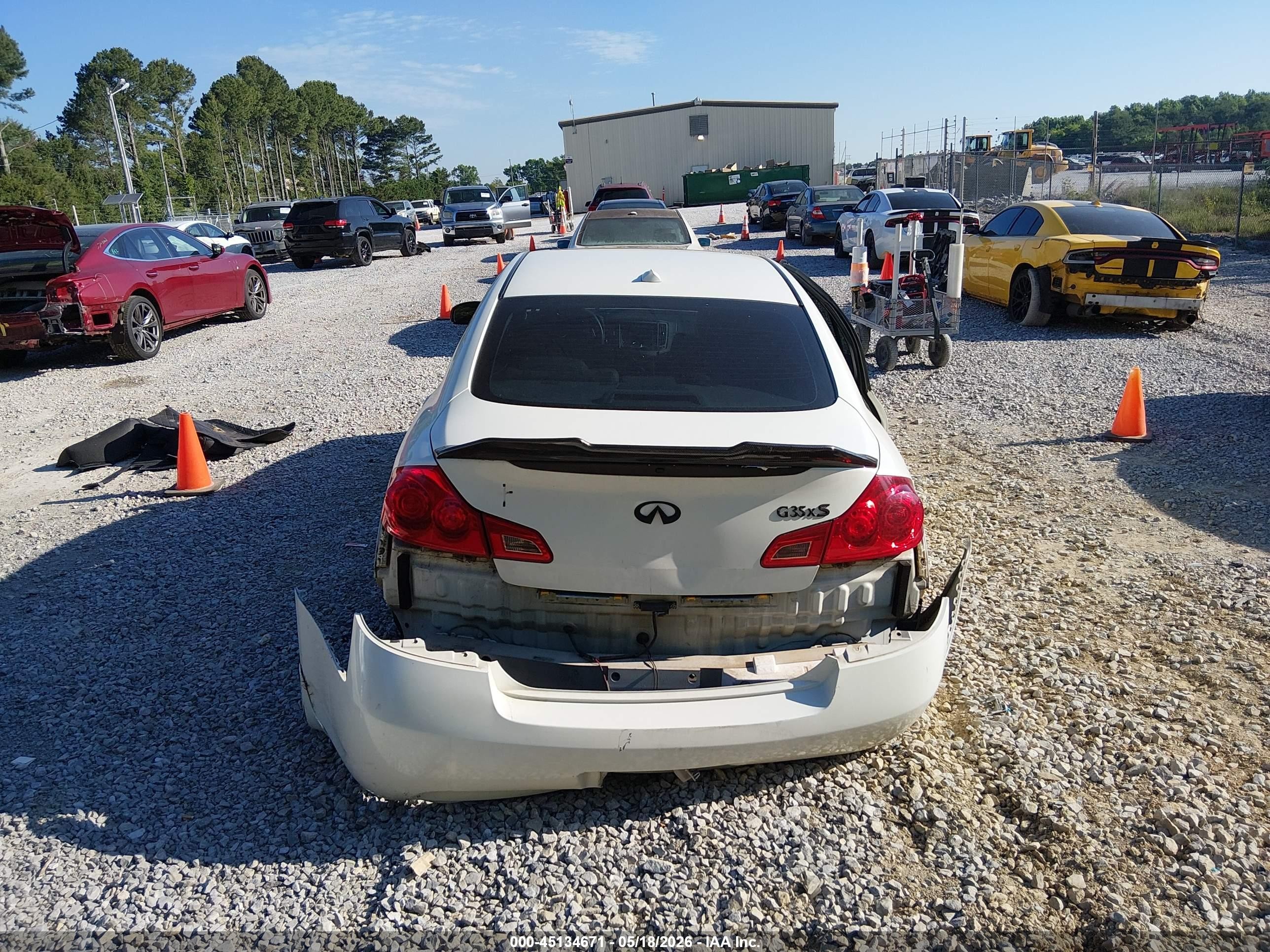2008 Infiniti G35x   White vin: JNKBV61F38M278944