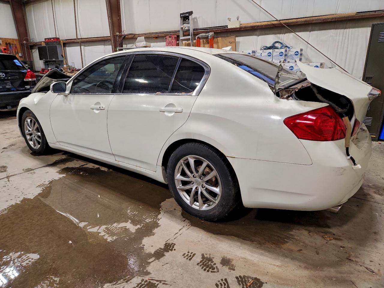 2008 Infiniti G35 White vin: JNKBV61F48M258878