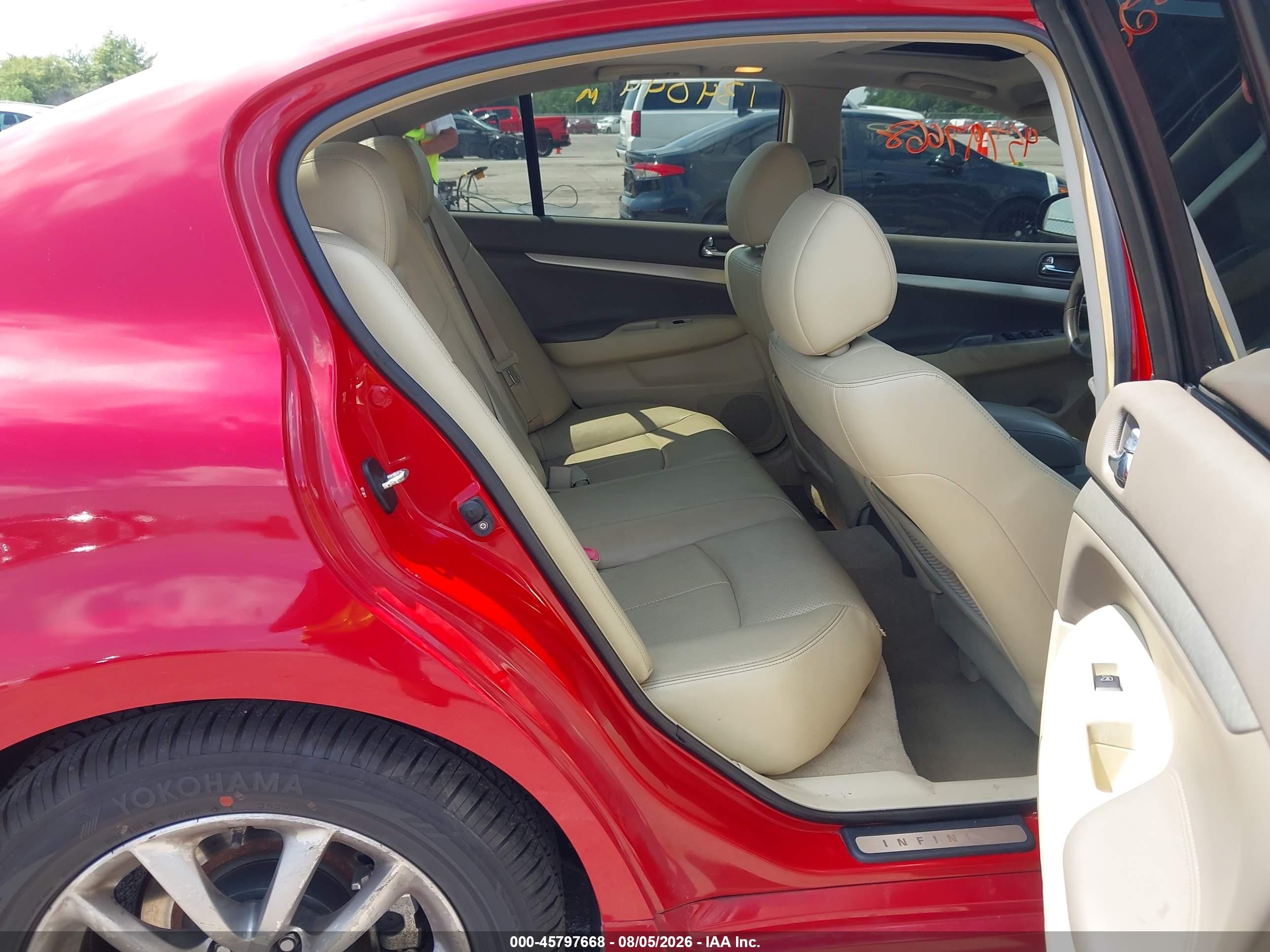 2008 Infiniti G35x Red vin: JNKBV61F48M274871