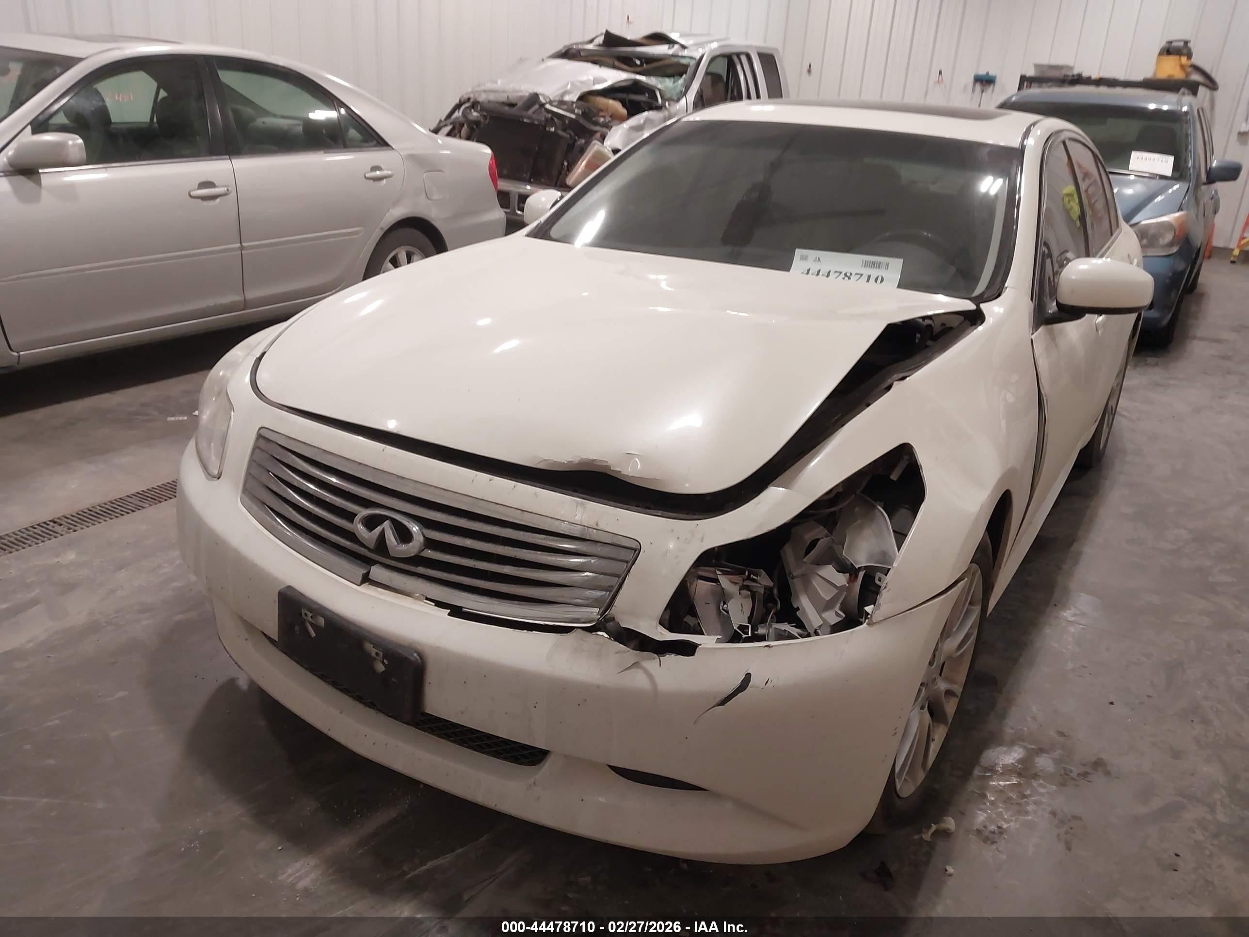 2008 Infiniti G35x White vin: JNKBV61F48M278466