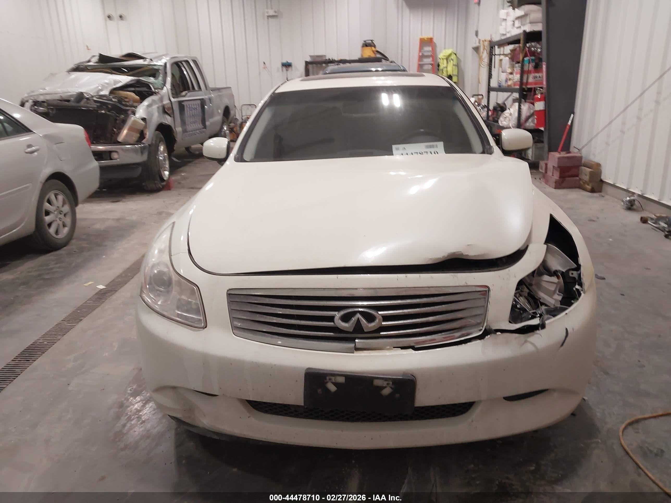 2008 Infiniti G35x White vin: JNKBV61F48M278466