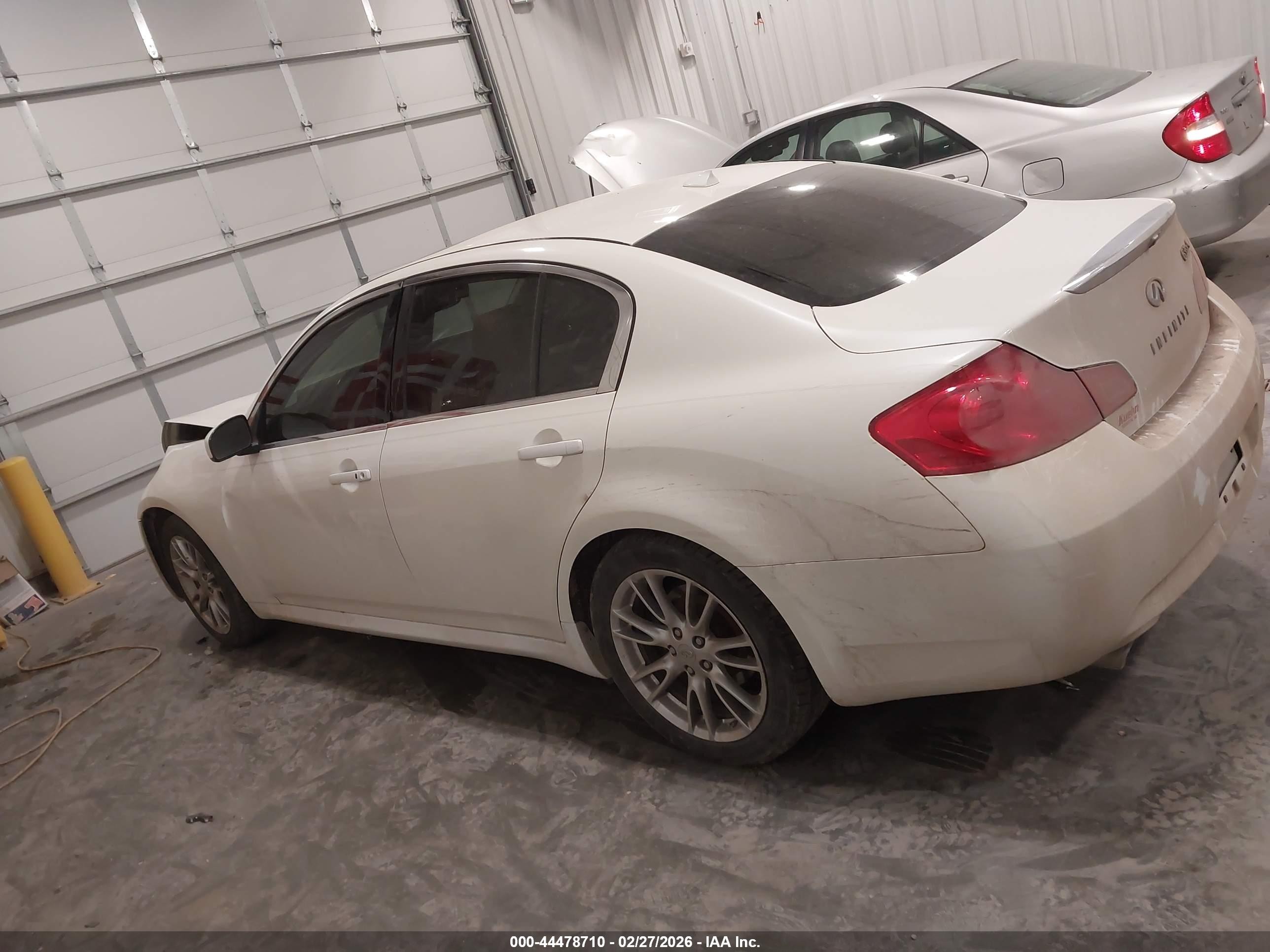 2008 Infiniti G35x White vin: JNKBV61F48M278466