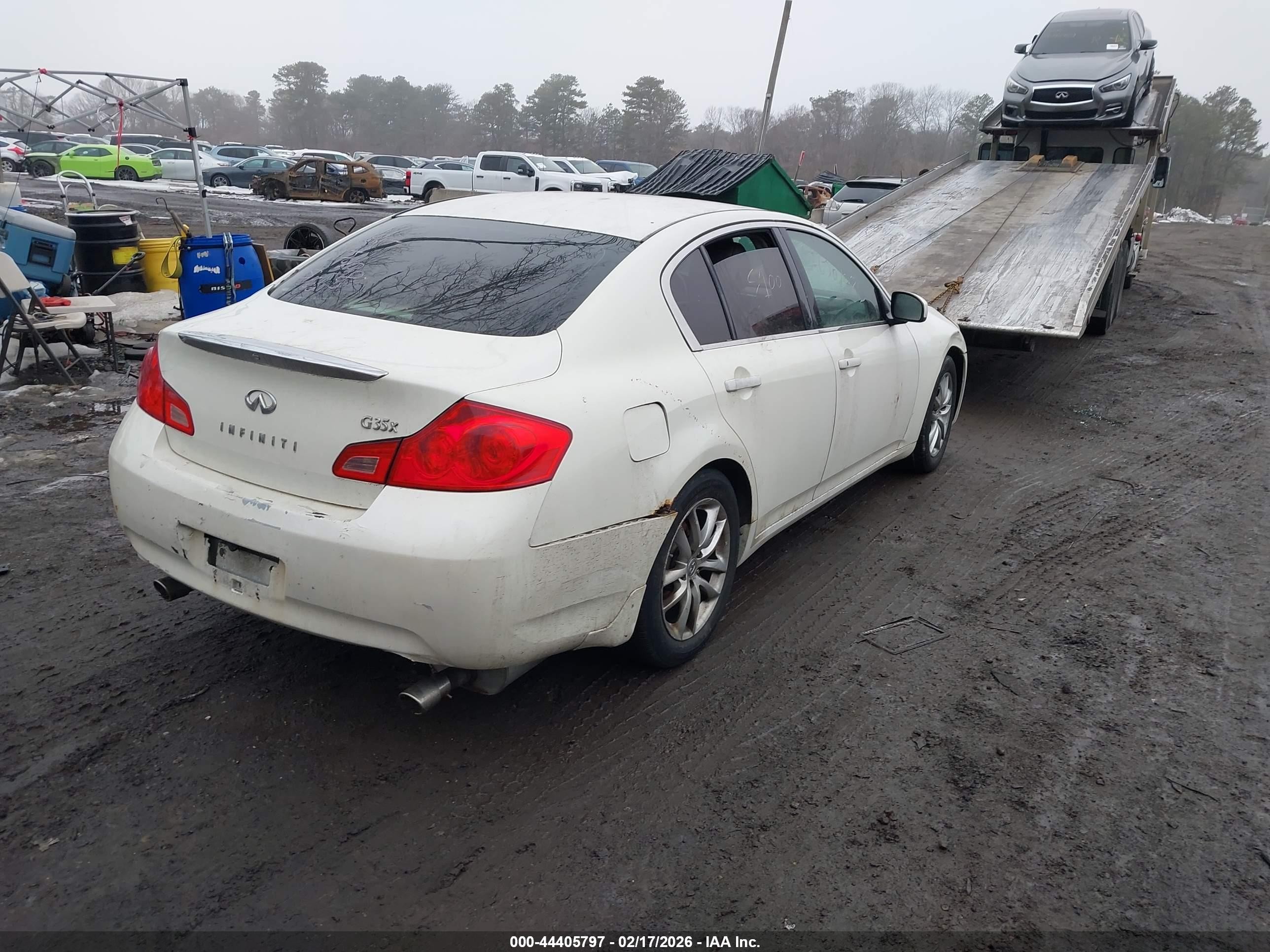 2007 Infiniti G35x   White vin: JNKBV61F67M801503