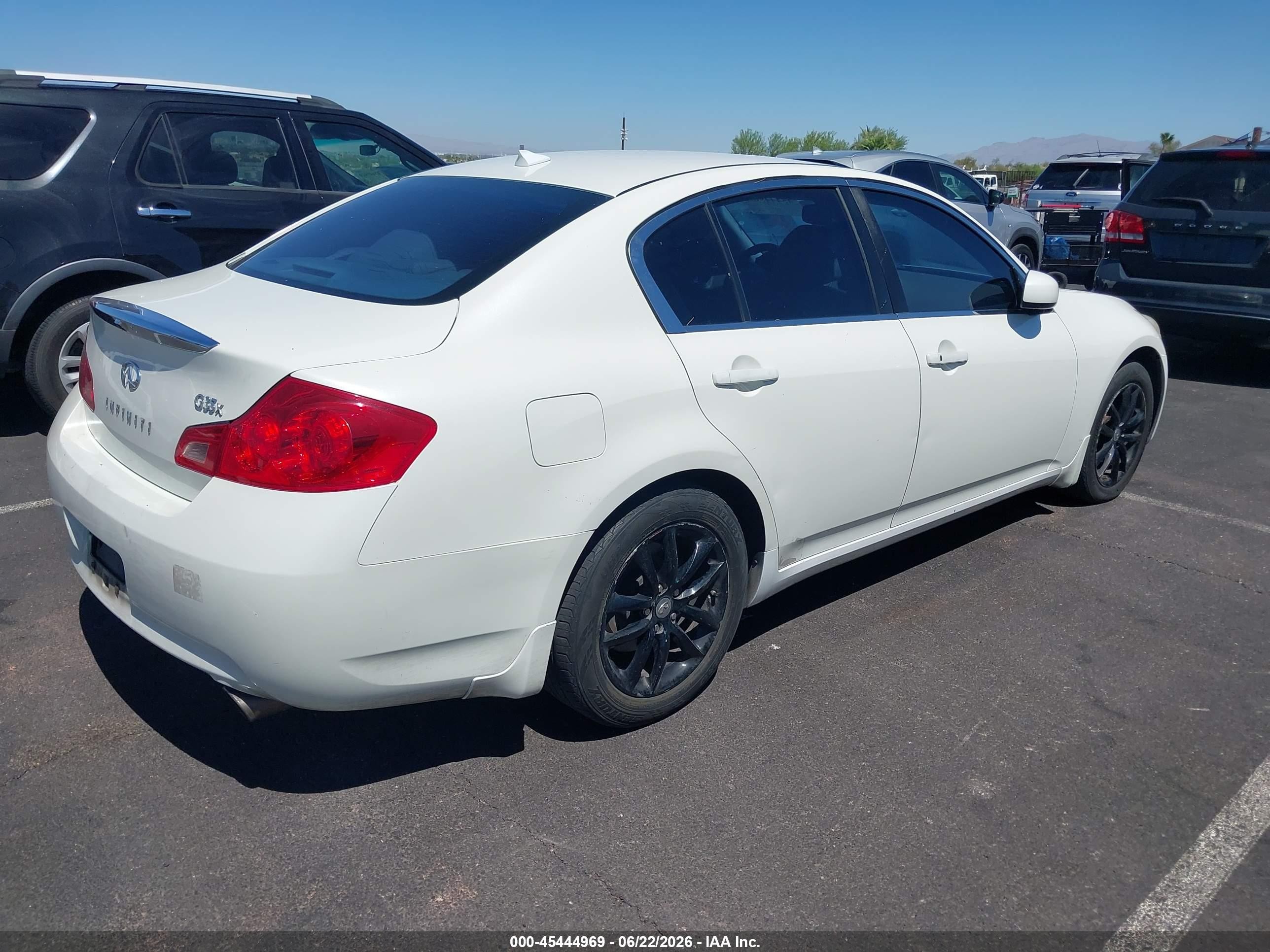2007 Infiniti G35x   Белый vin: JNKBV61F77M808850