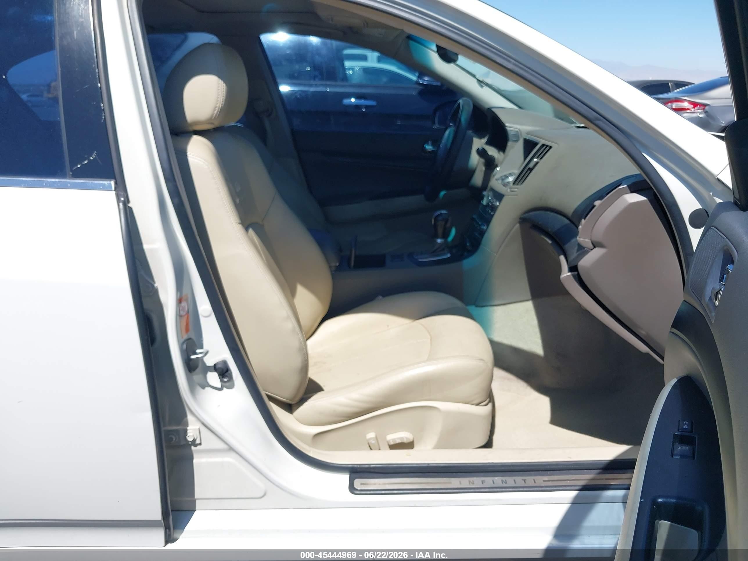 2007 Infiniti G35x   Белый vin: JNKBV61F77M808850