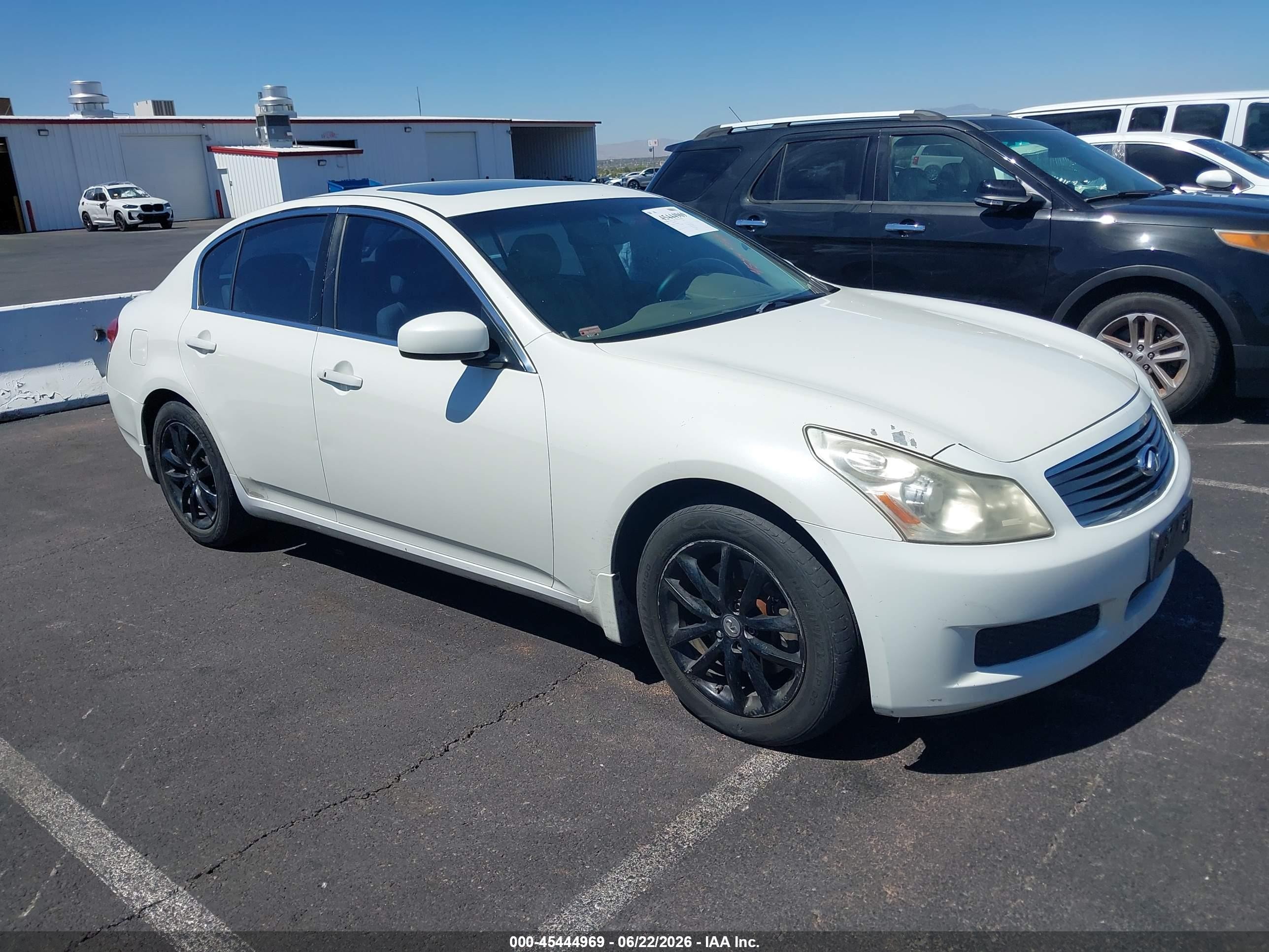 2007 Infiniti G35x   White vin: JNKBV61F77M808850