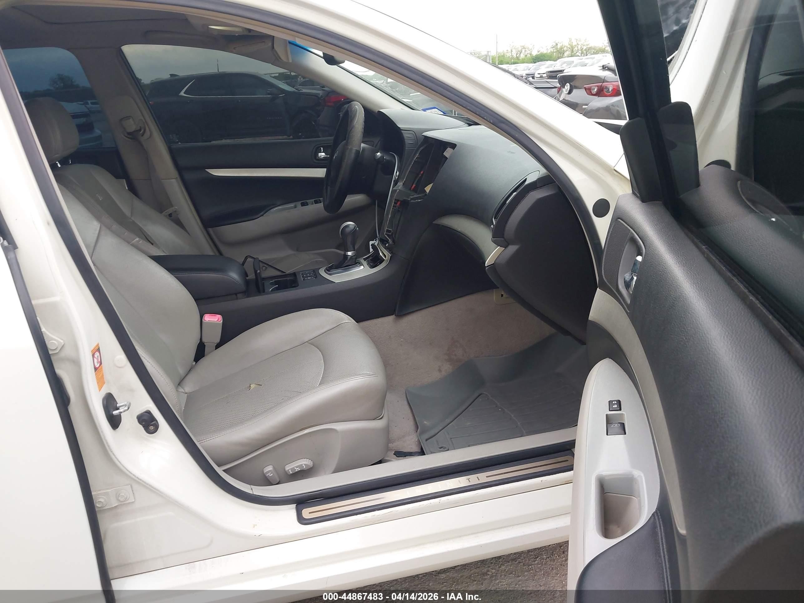 2007 Infiniti G35x   White vin: JNKBV61F87M809845