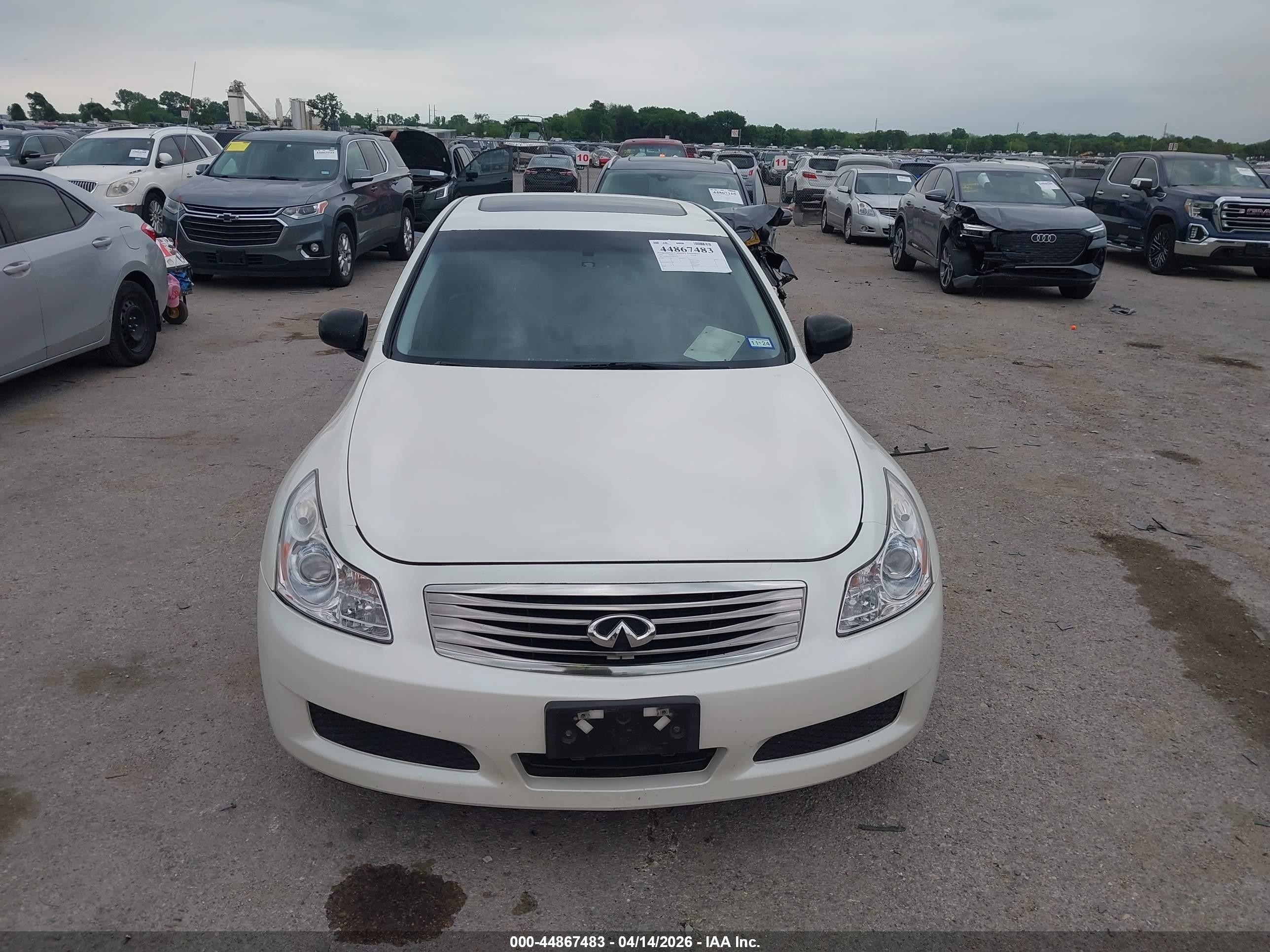 2007 Infiniti G35x   White vin: JNKBV61F87M809845