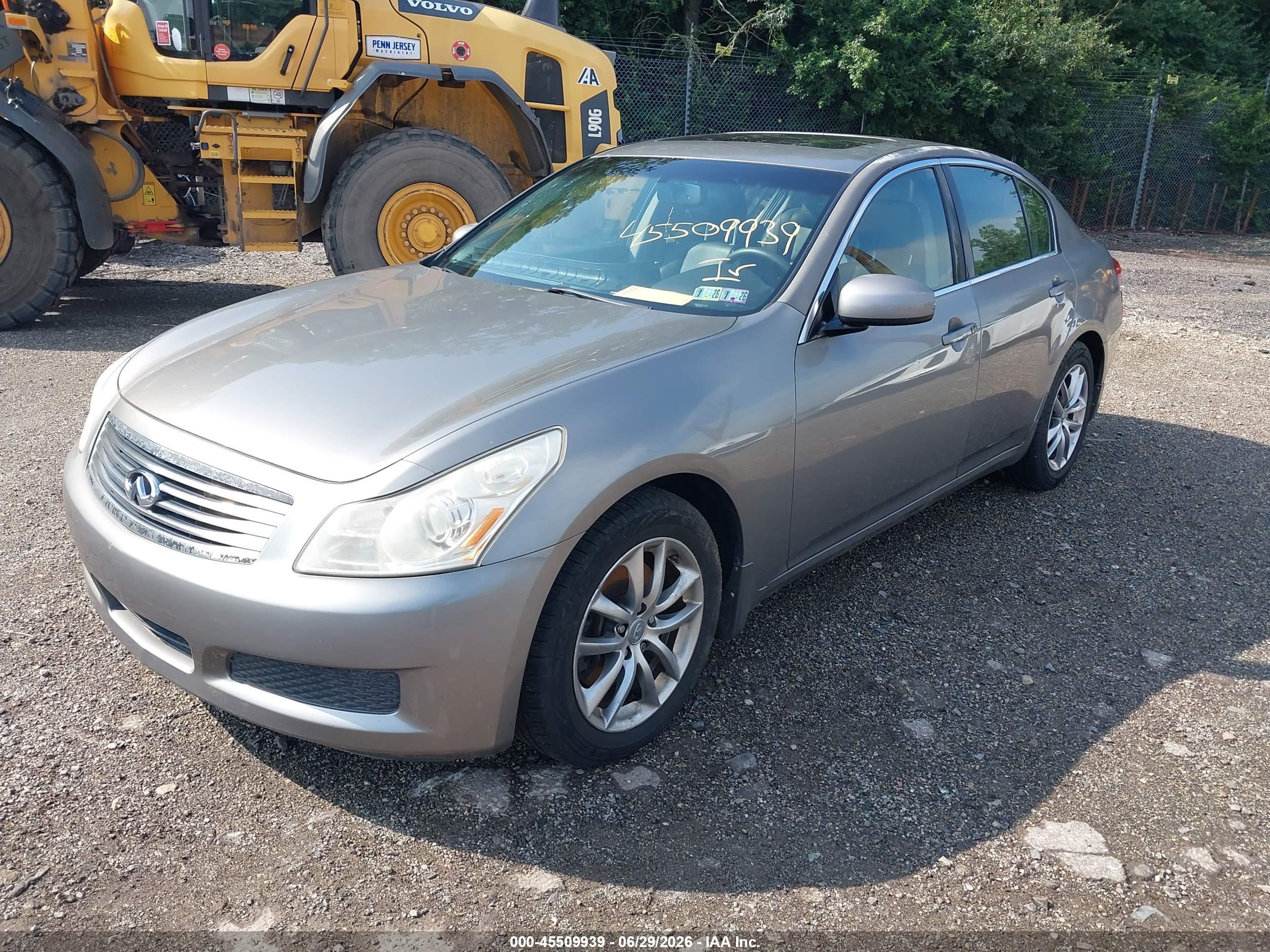 2008 Infiniti G35x   Gold vin: JNKBV61F88M251402
