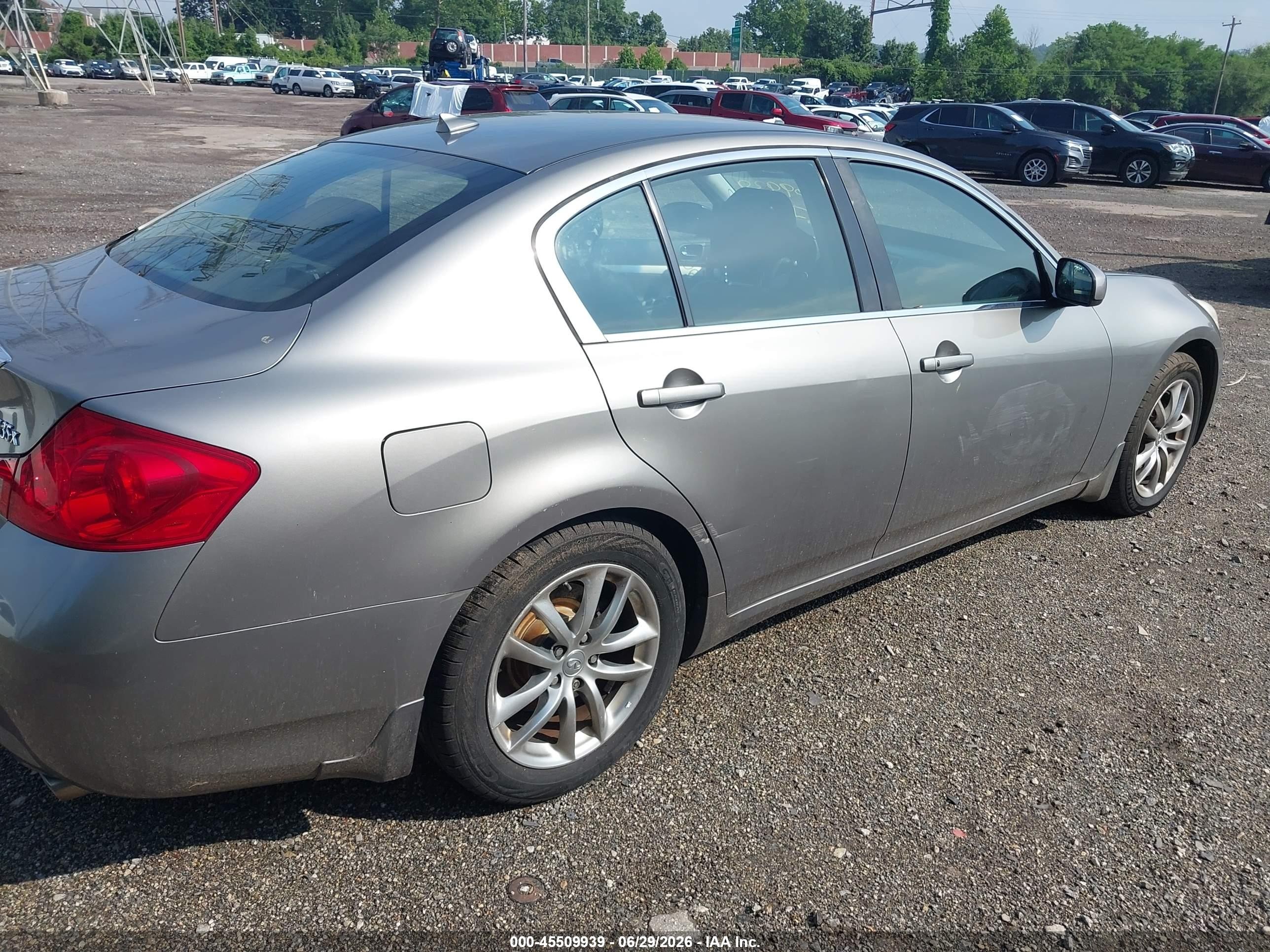 2008 Infiniti G35x   Gold vin: JNKBV61F88M251402