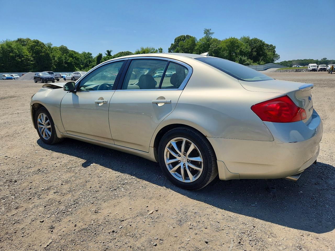 2007 Infiniti G35 X Gold vin: JNKBV61F97M812978