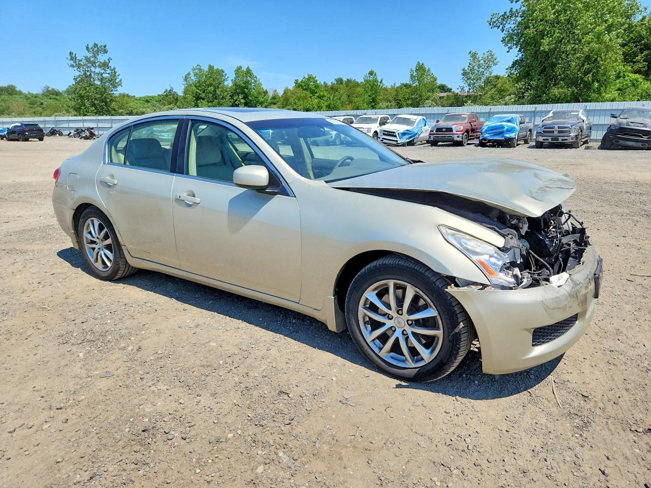 2007 Infiniti G35 X Gold vin: JNKBV61F97M812978