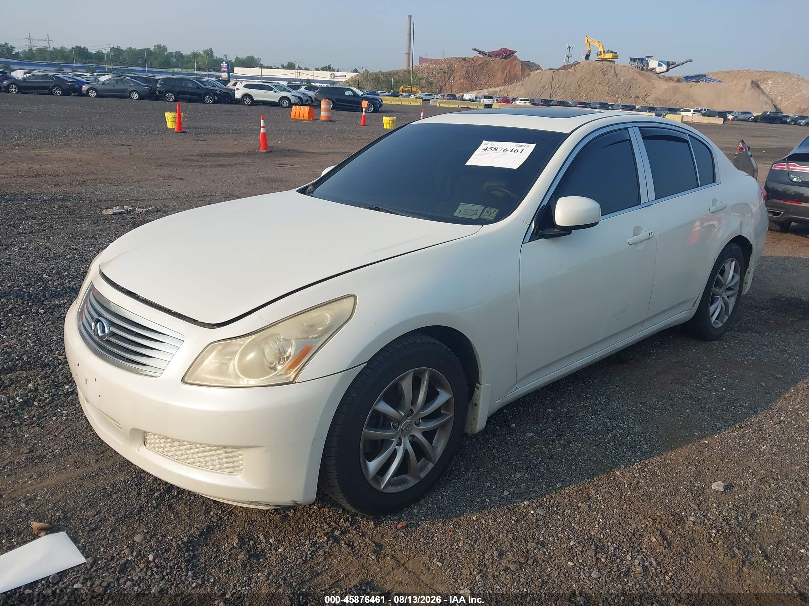 2008 Infiniti G35x   White vin: JNKBV61F98M252302