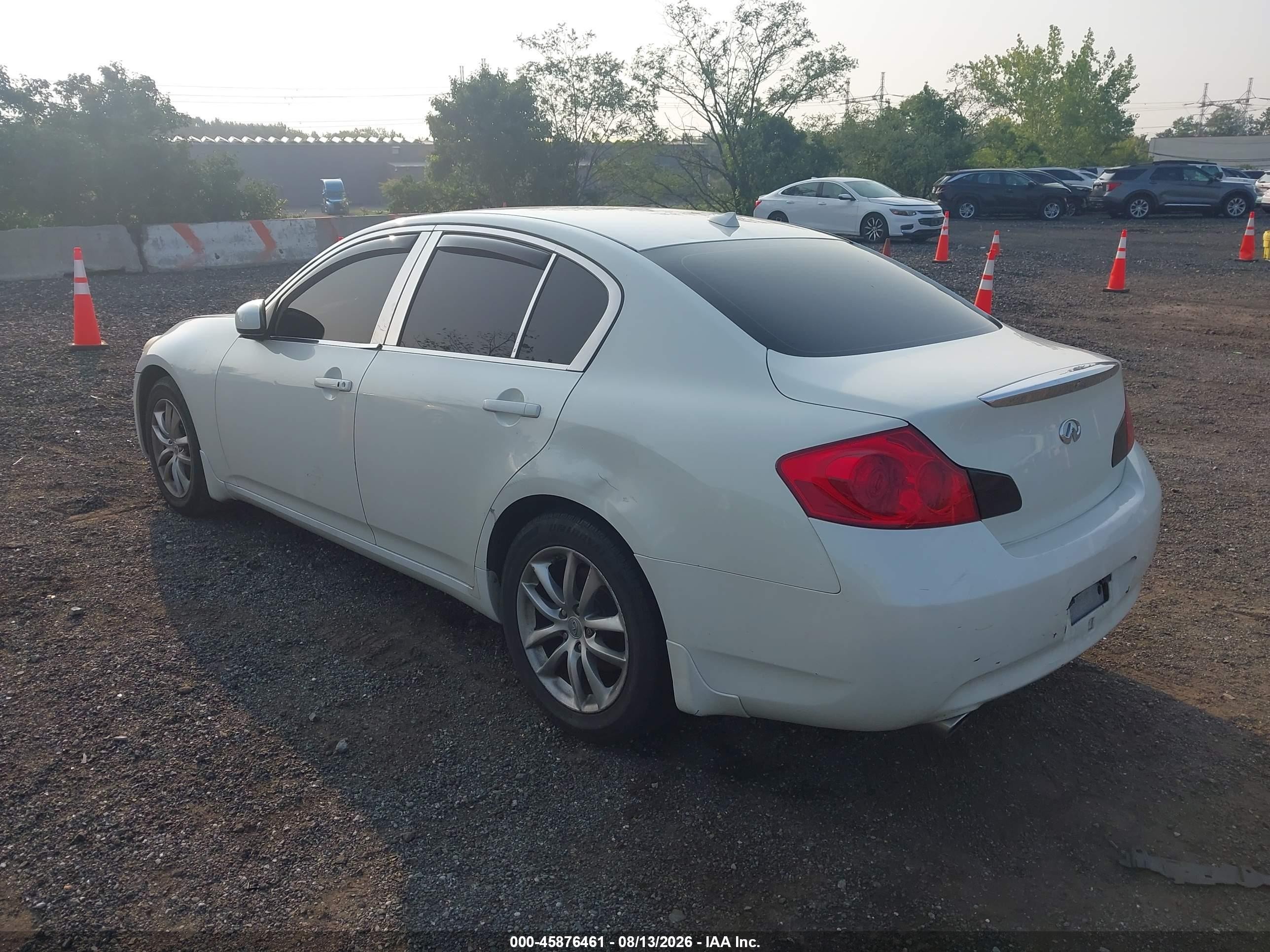 2008 Infiniti G35x   White vin: JNKBV61F98M252302