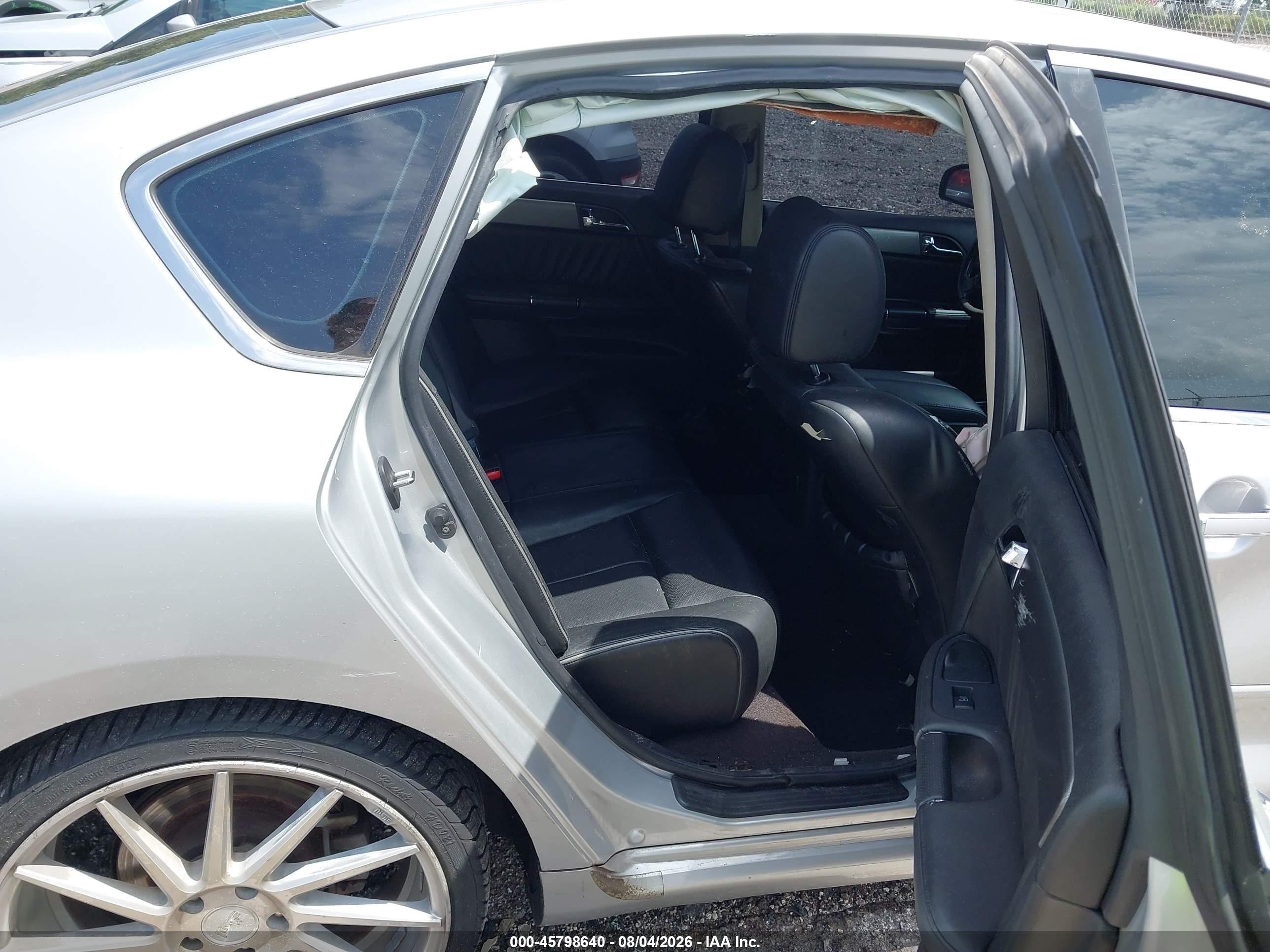 2007 Infiniti M45 Sport Silver vin: JNKBY01E17M401487