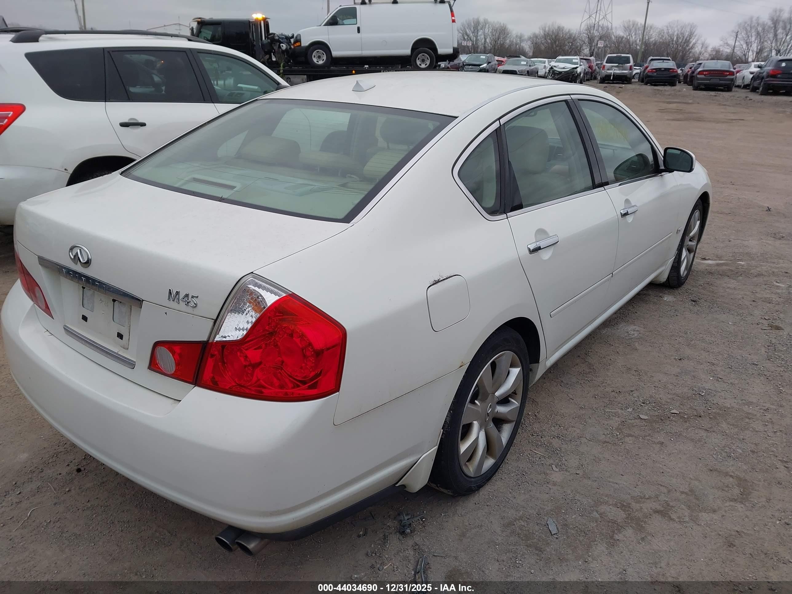 2006 Infiniti M45   White vin: JNKBY01E26M207100