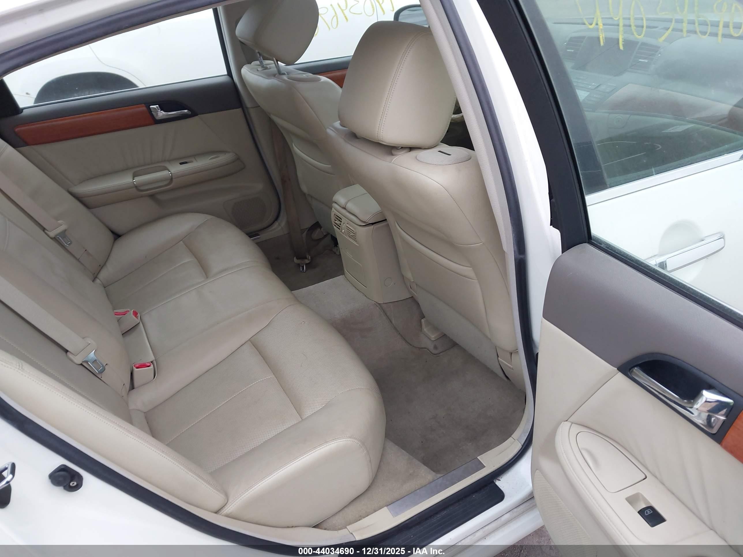 2006 Infiniti M45   White vin: JNKBY01E26M207100