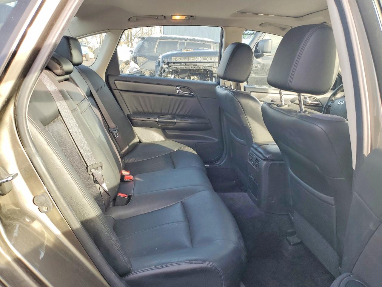 2006 Infiniti M45 Base Золотой vin: JNKBY01E26M208232