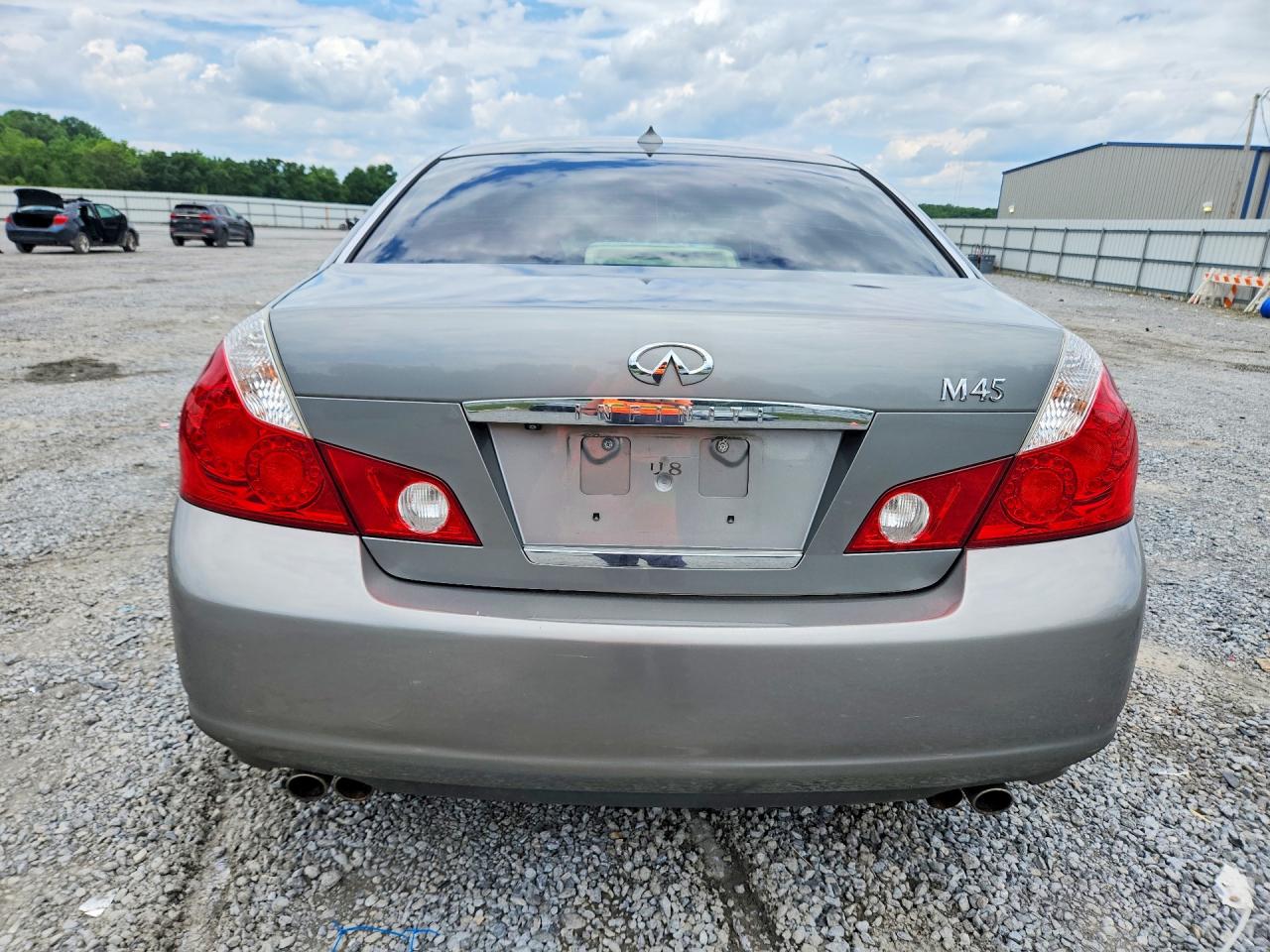 2007 Infiniti M45 Silver vin: JNKBY01E27M403488