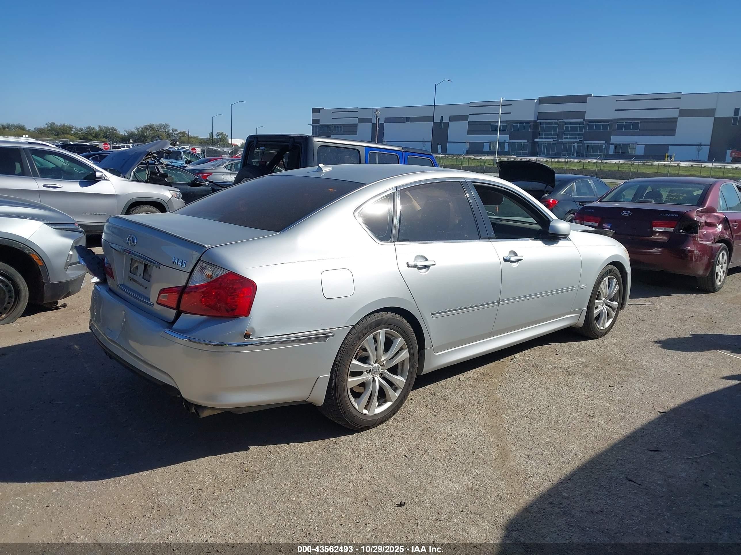 2008 Infiniti M45   Серебряный vin: JNKBY01E68M500274