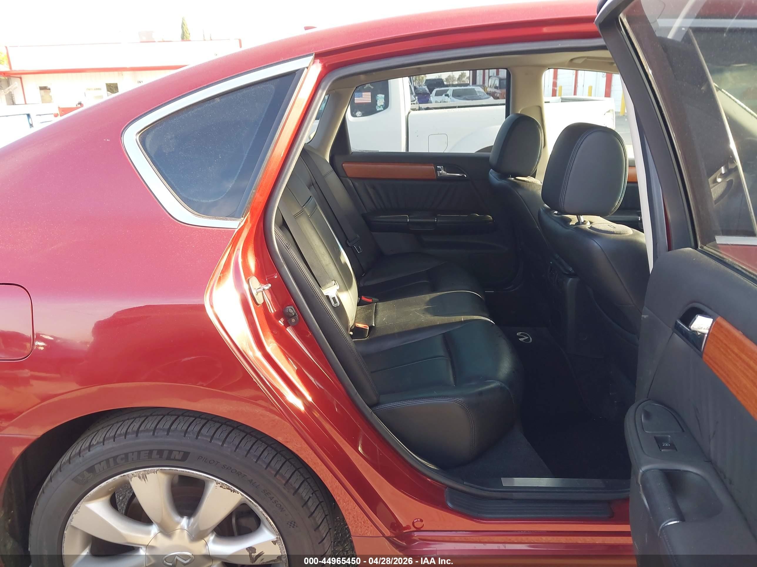 2006 Infiniti M45   Red vin: JNKBY01E76M202040