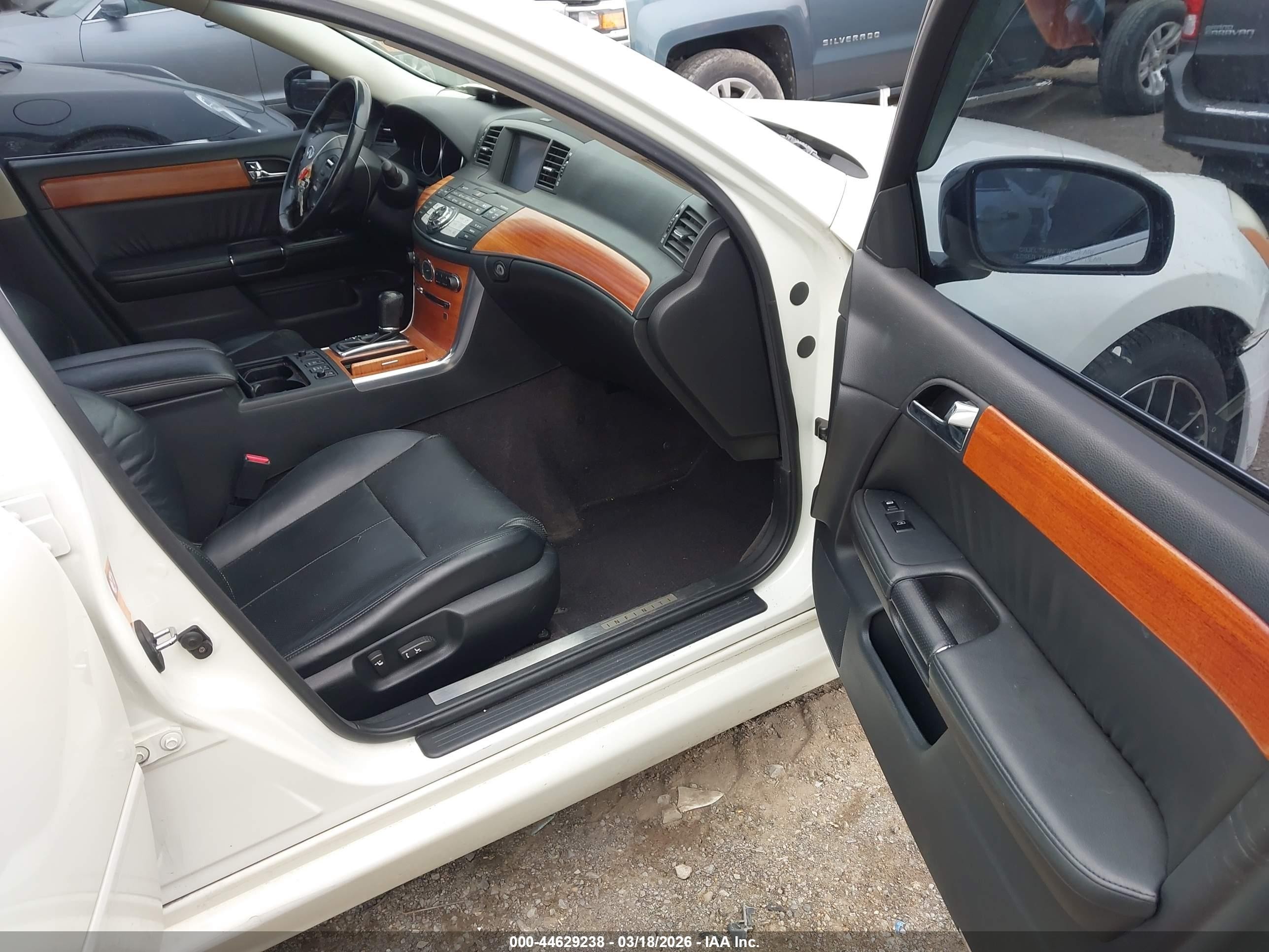 2006 Infiniti M45   White vin: JNKBY01E86M205898
