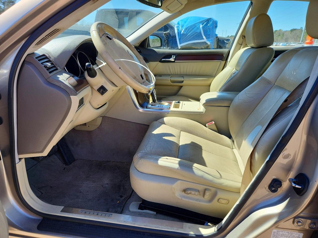 2008 Infiniti M45 Base Tan vin: JNKBY01E98M500446