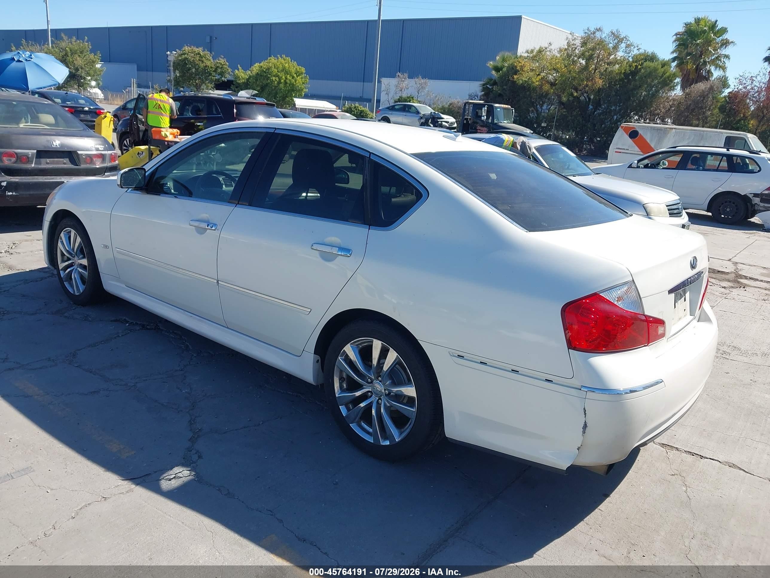 2008 Infiniti M45   White vin: JNKBY01E98M500835