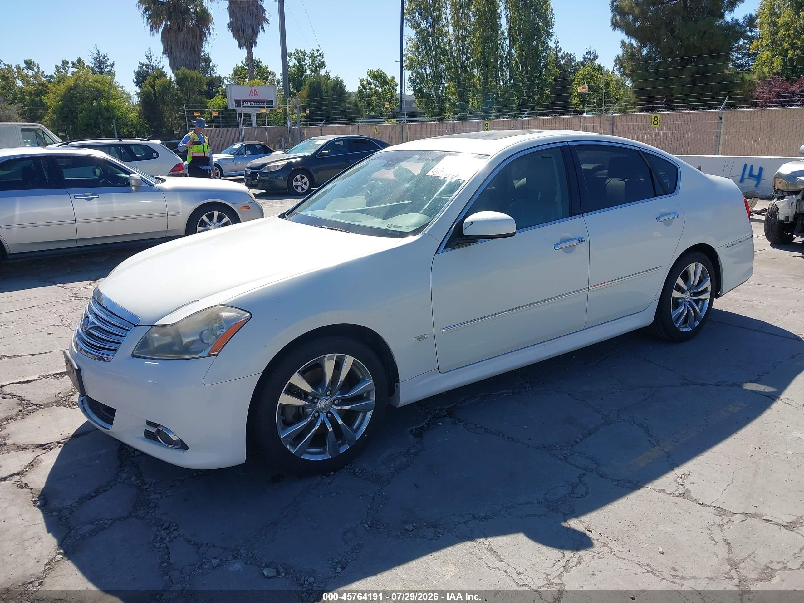2008 Infiniti M45   White vin: JNKBY01E98M500835